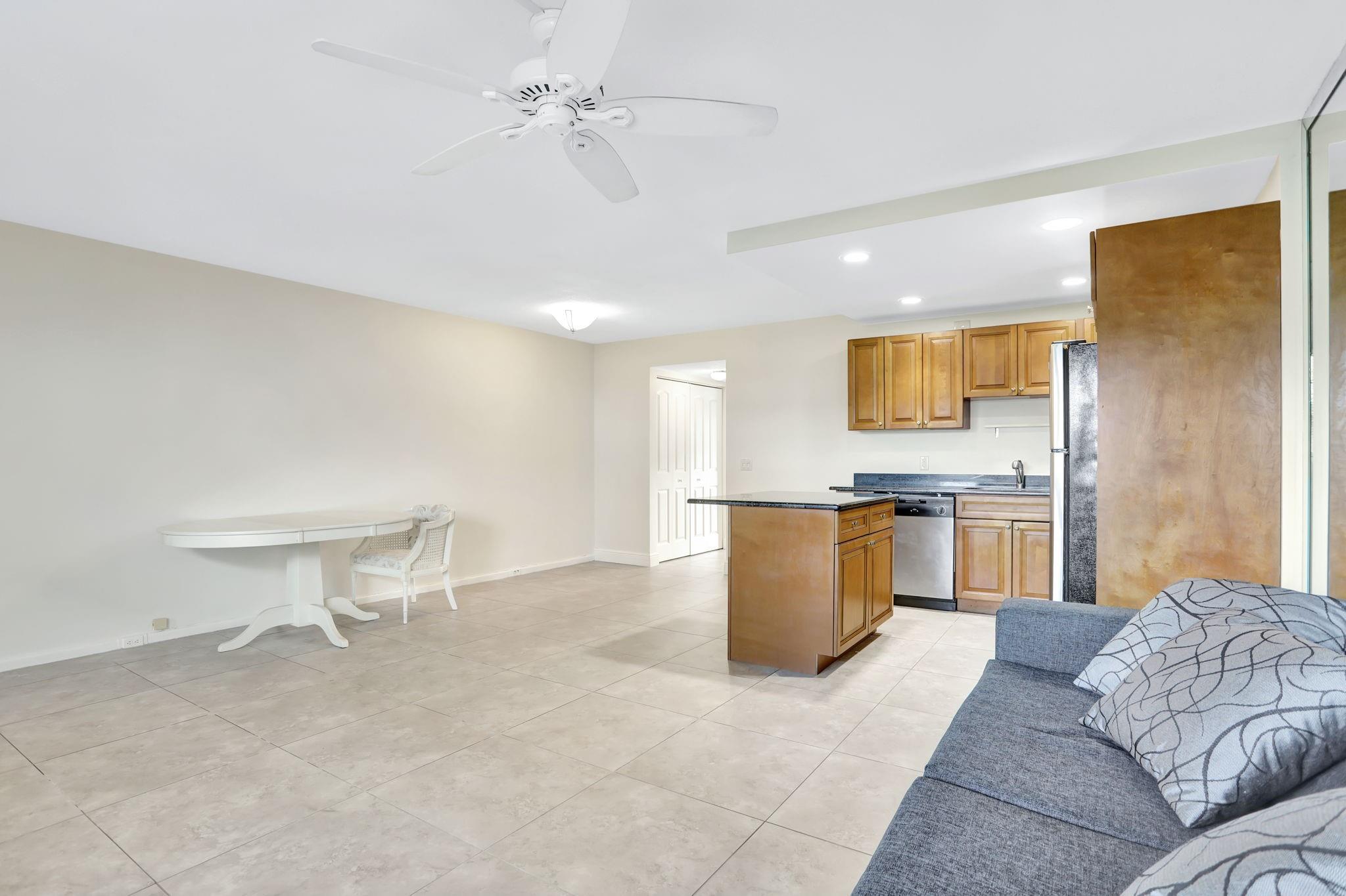 View photos, virtual tours, details... 275 Markham M 275