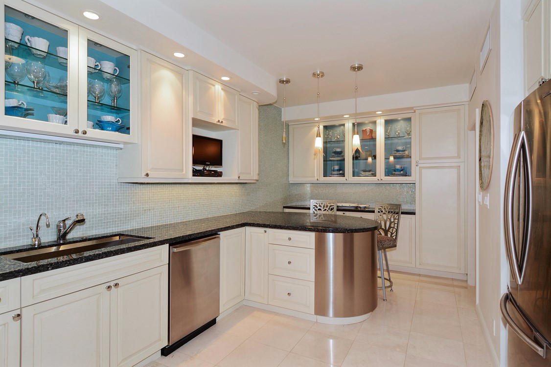 THREE THIRTY OCEAN CONDO - Residential