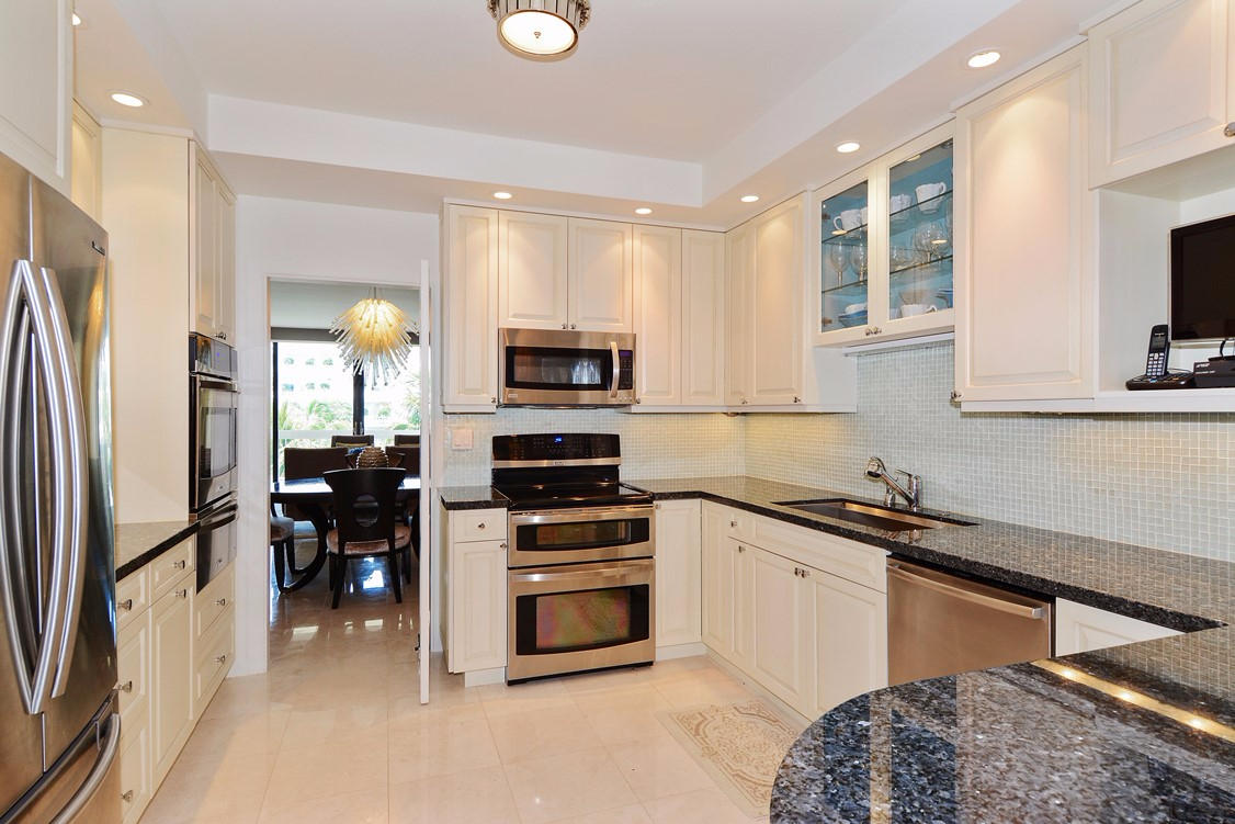 THREE THIRTY OCEAN CONDO - Residential