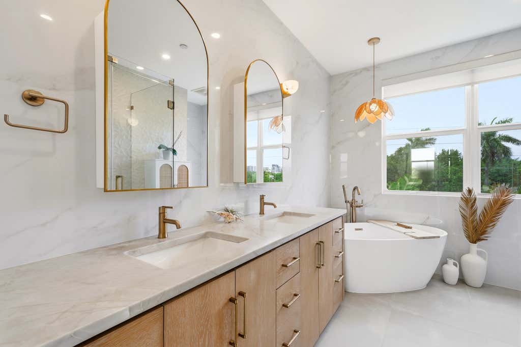 Photo of 1210 NE 11th Avenue, Fort Lauderdale, FL 33304 (MLS # B26039700)