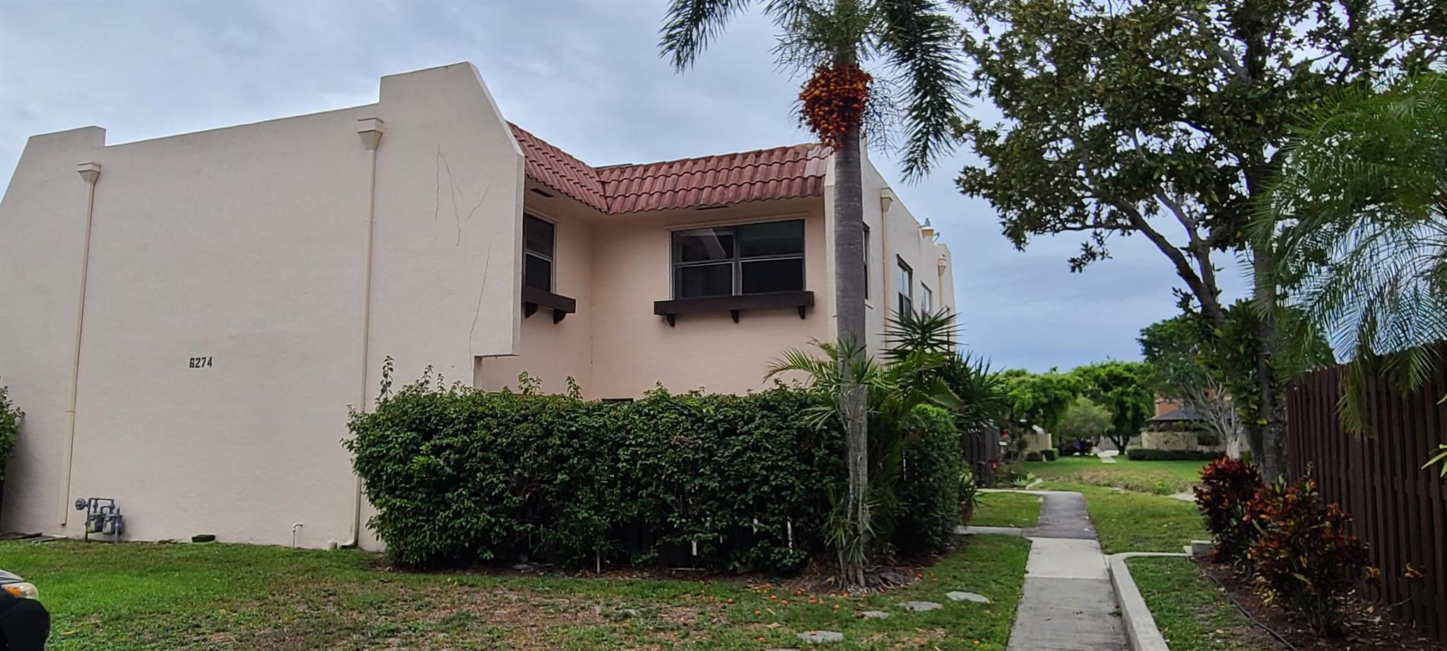 Welcome to this gorgeous newly renovated townhouse in very desirable Seven Springs!! This town-home features 3 bedrooms and 2 1/2 bathrooms. An amazing 260 square foot fenced in COURTYARD. Brand NEW Kitchen with white cabinets, . NO CARPET!! Awesome walk in storage area under the stairs,NEW AC AND WATER FRONT NEW REFRIGERATOR COMING AND JUST FINISHED RENOVATION ,UNIT WILL BE CLEANED SOON