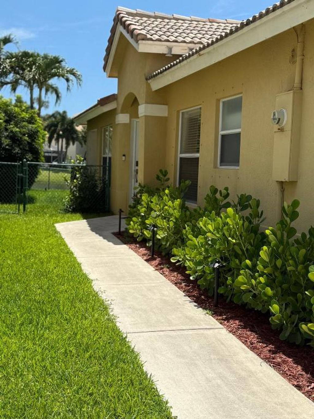 Photo of 1139 Rialto Drive, Boynton Beach, FL 33436 (MLS # R11113525)
