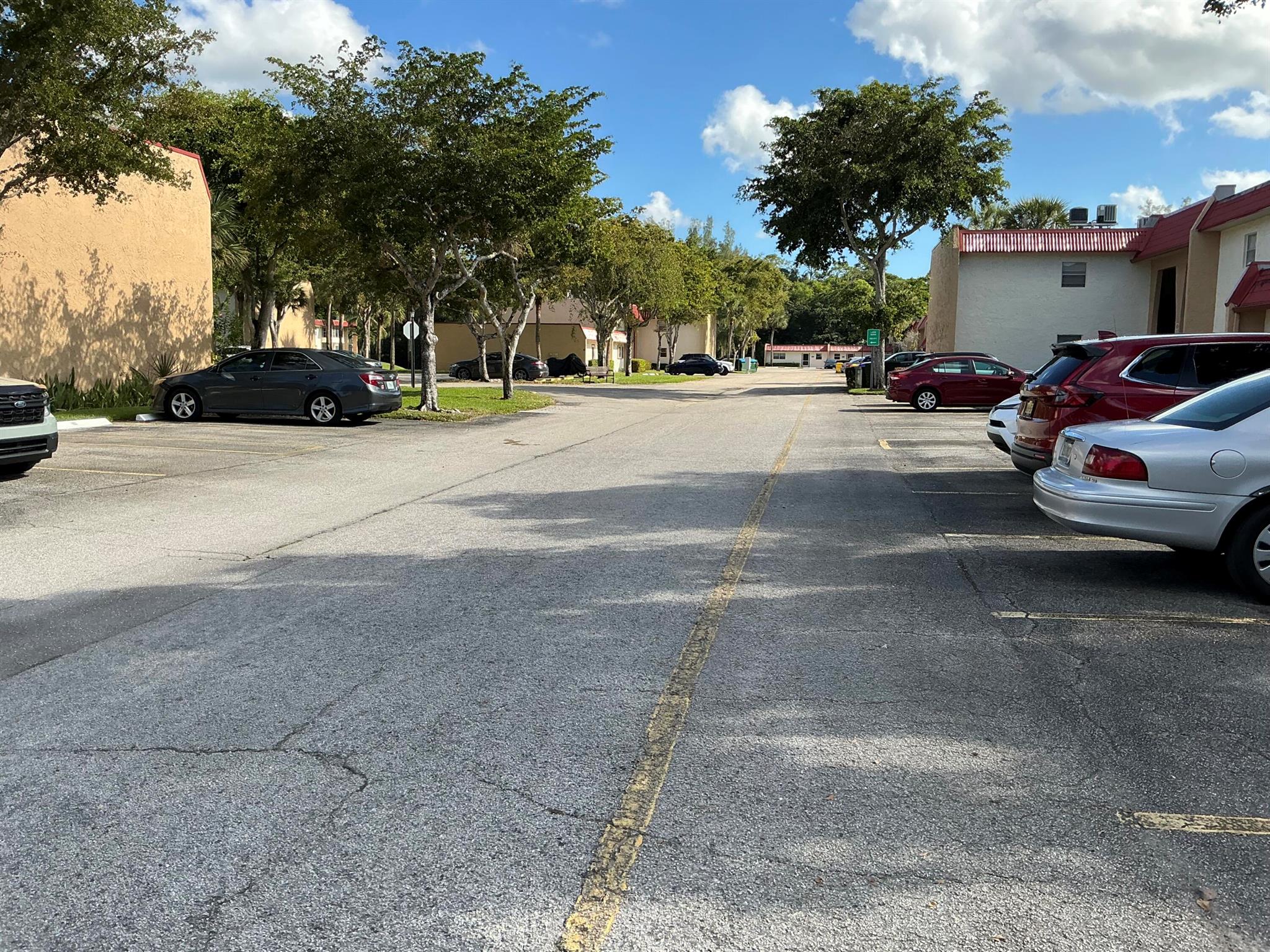 GOLDEN LAKES VILLAGE COND - Residential