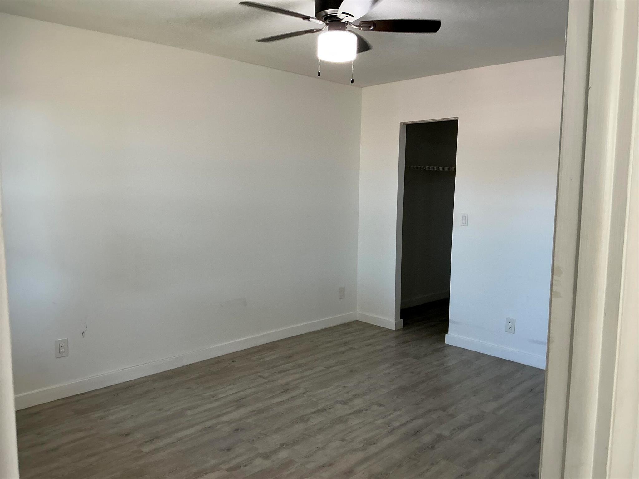 GOLDEN LAKES VILLAGE COND - Residential