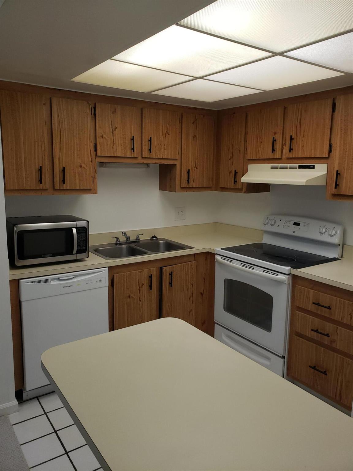 OAK COURT CONDO - Residential Lease