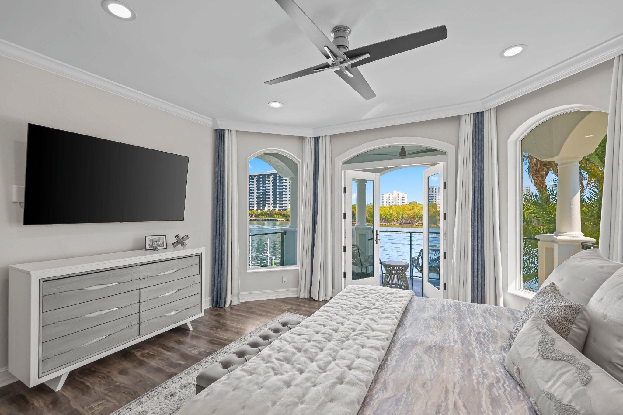 BOCA HARBOUR ISLAND - Residential
