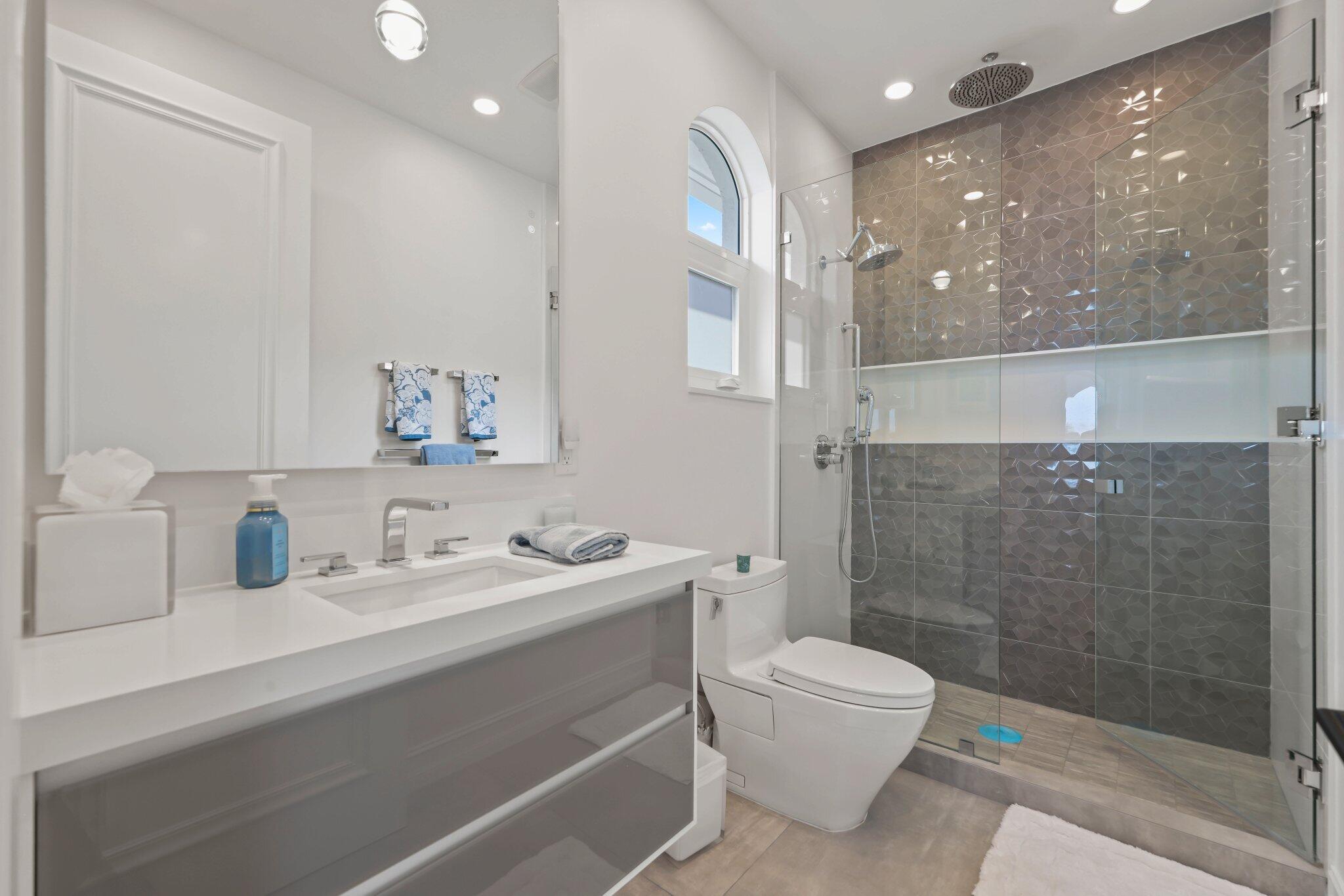 BOCA HARBOUR ISLAND - Residential