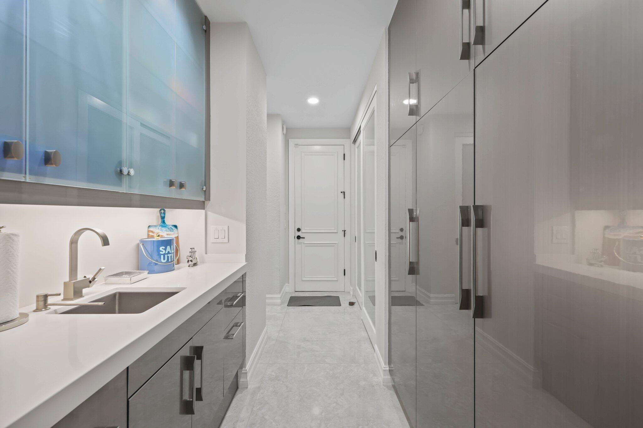 BOCA HARBOUR ISLAND - Residential