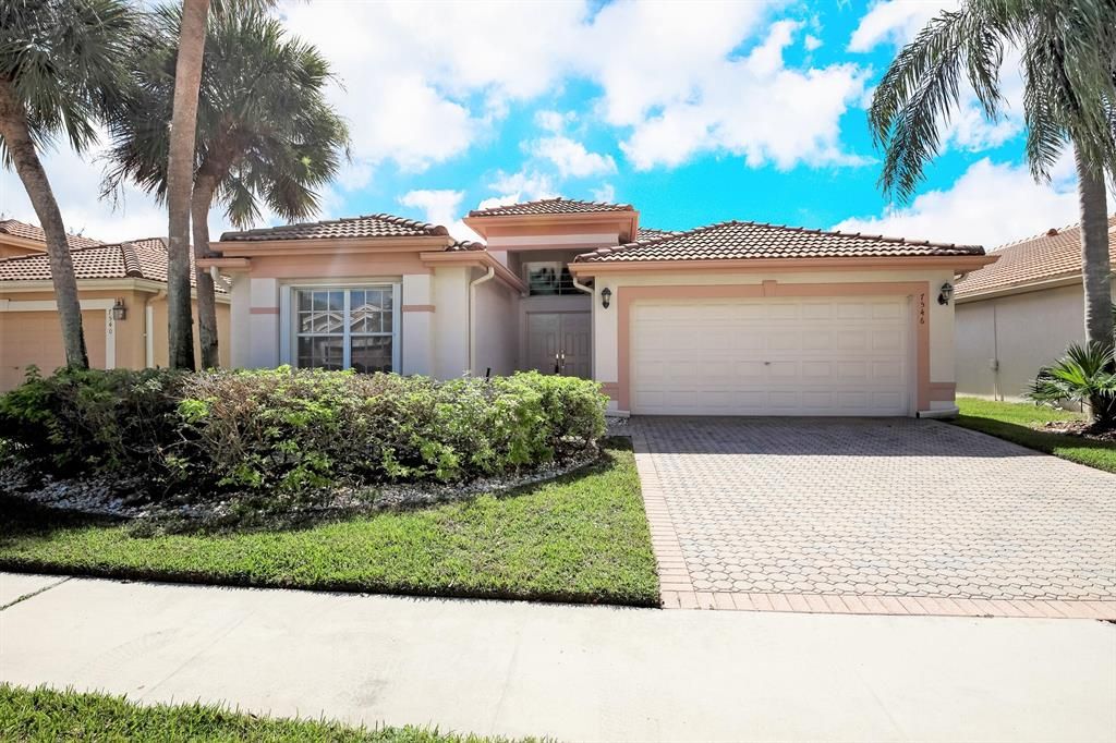 Photo of 7546 Sagunto Street, Boynton Beach, FL 33437 (MLS # R10843191)