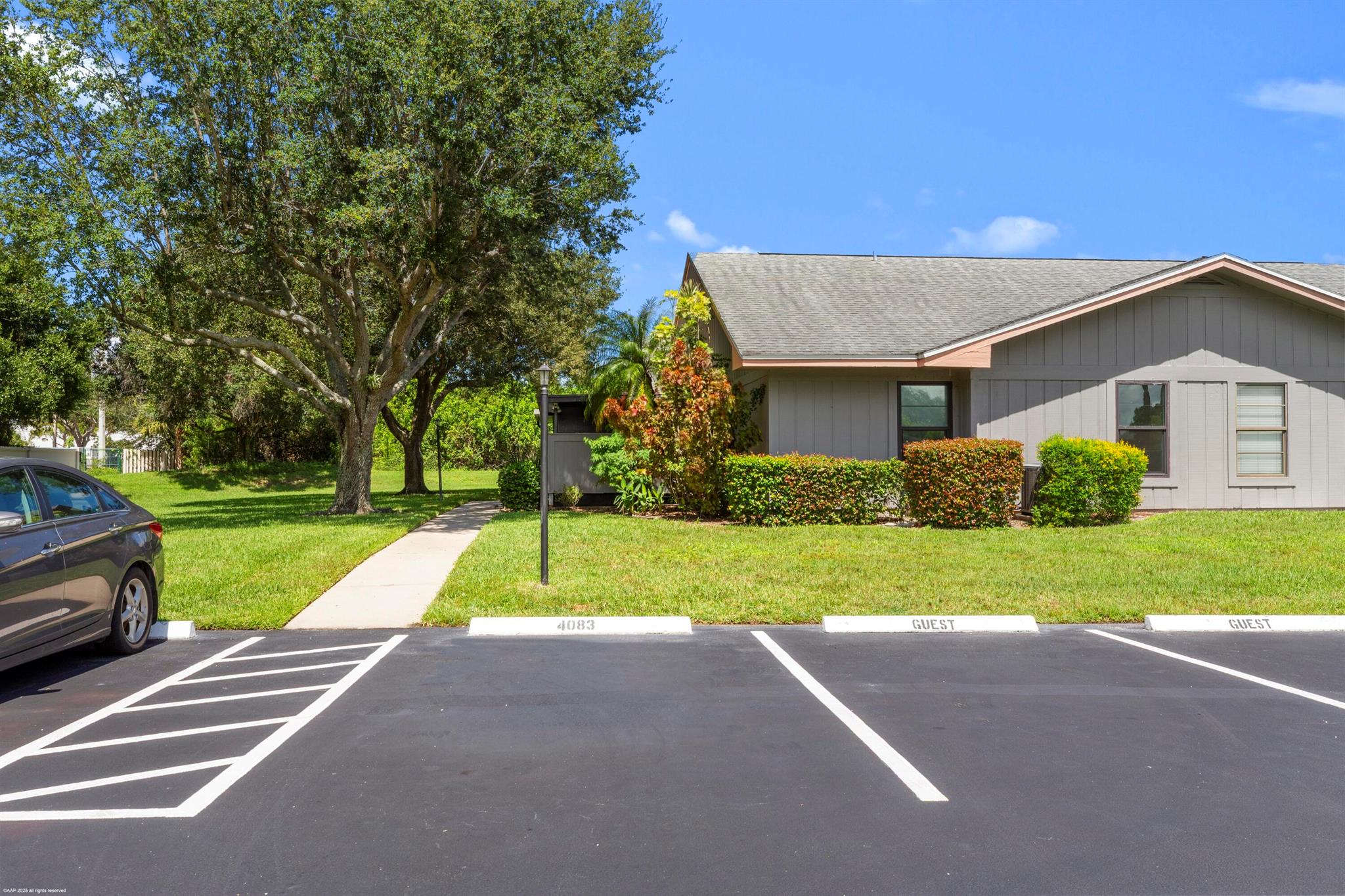 CINNAMON TREE - Residential