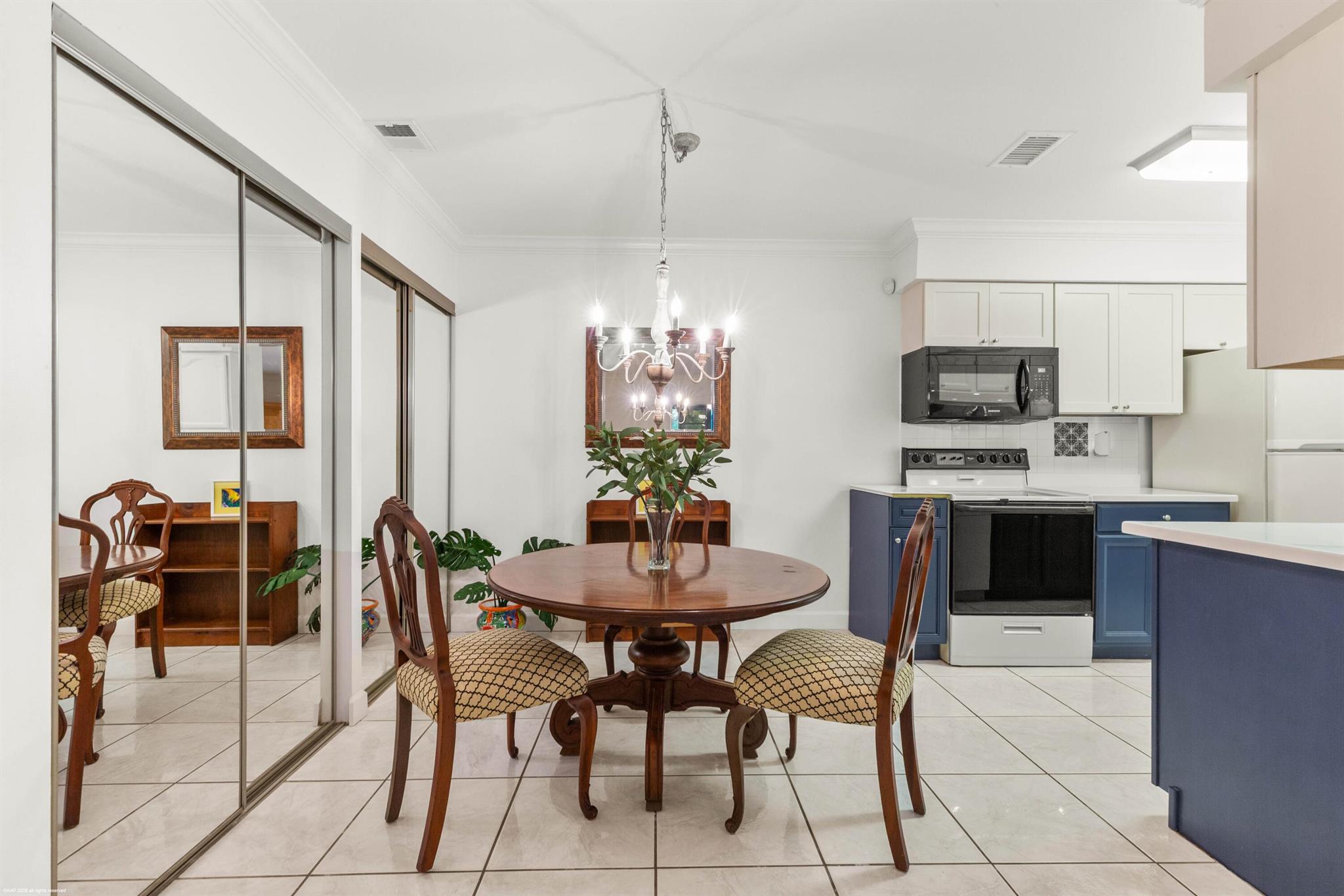 CINNAMON TREE - Residential