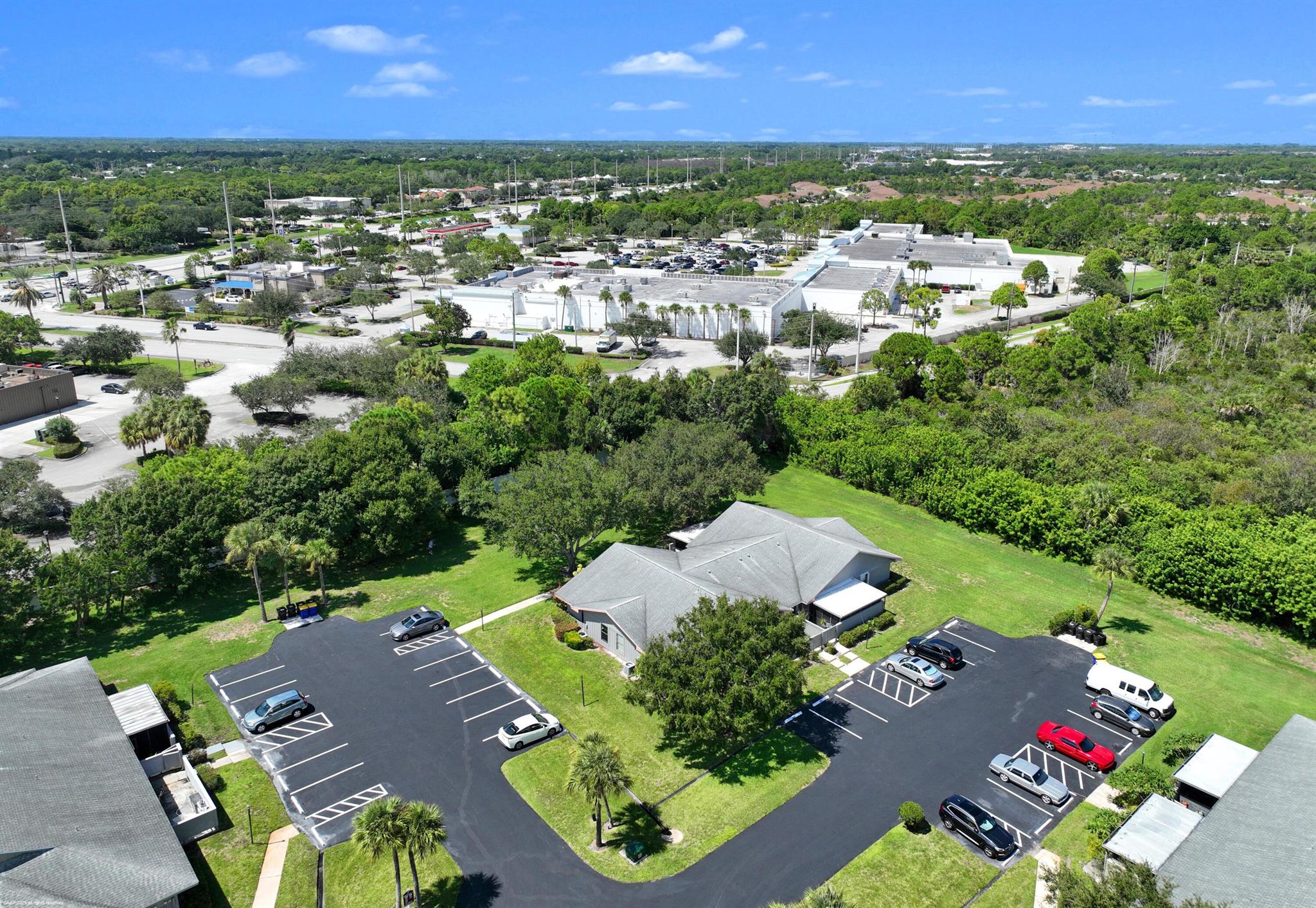 CINNAMON TREE - Residential