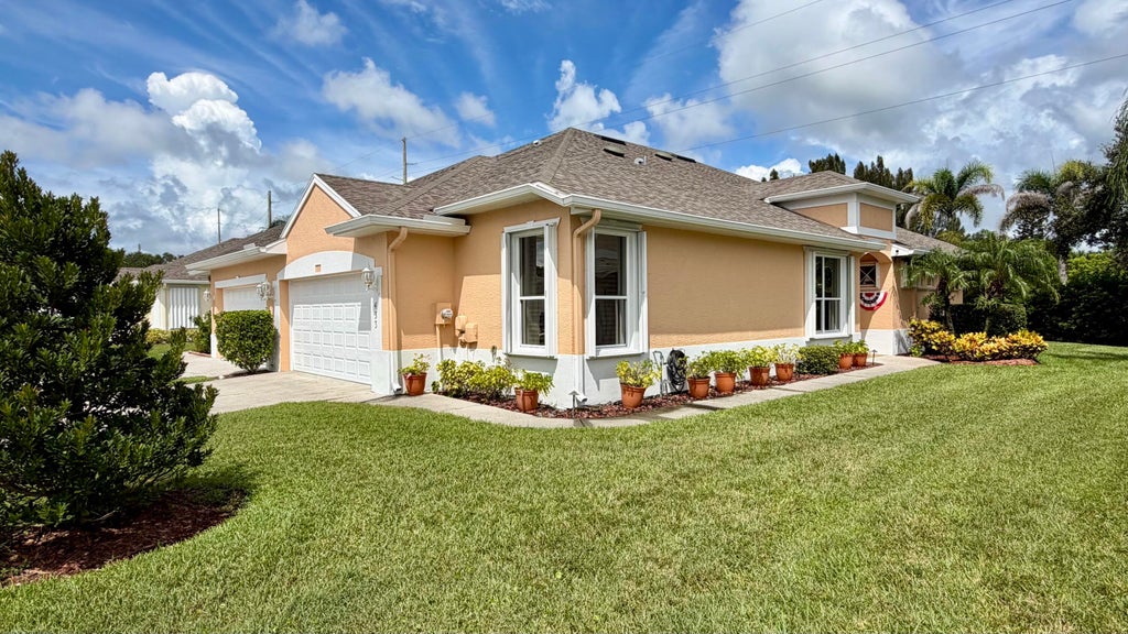 Photo of 433 N Tangerine Square SW, Vero Beach, FL 32968 (MLS # B26079593)