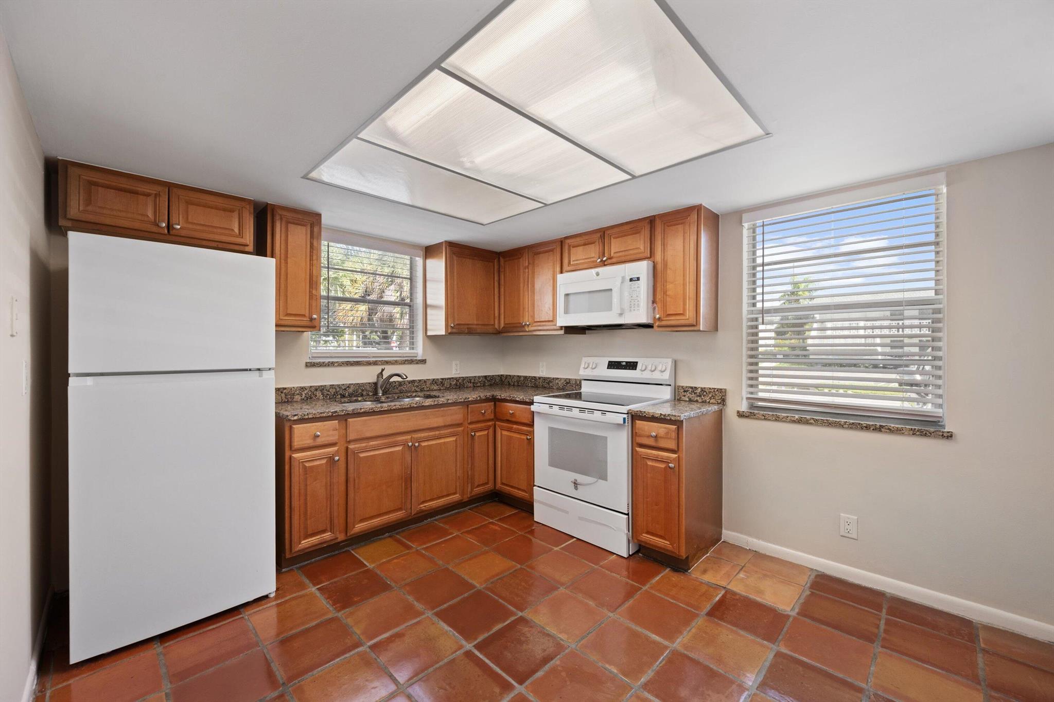 2707 Vandiver Drive 1