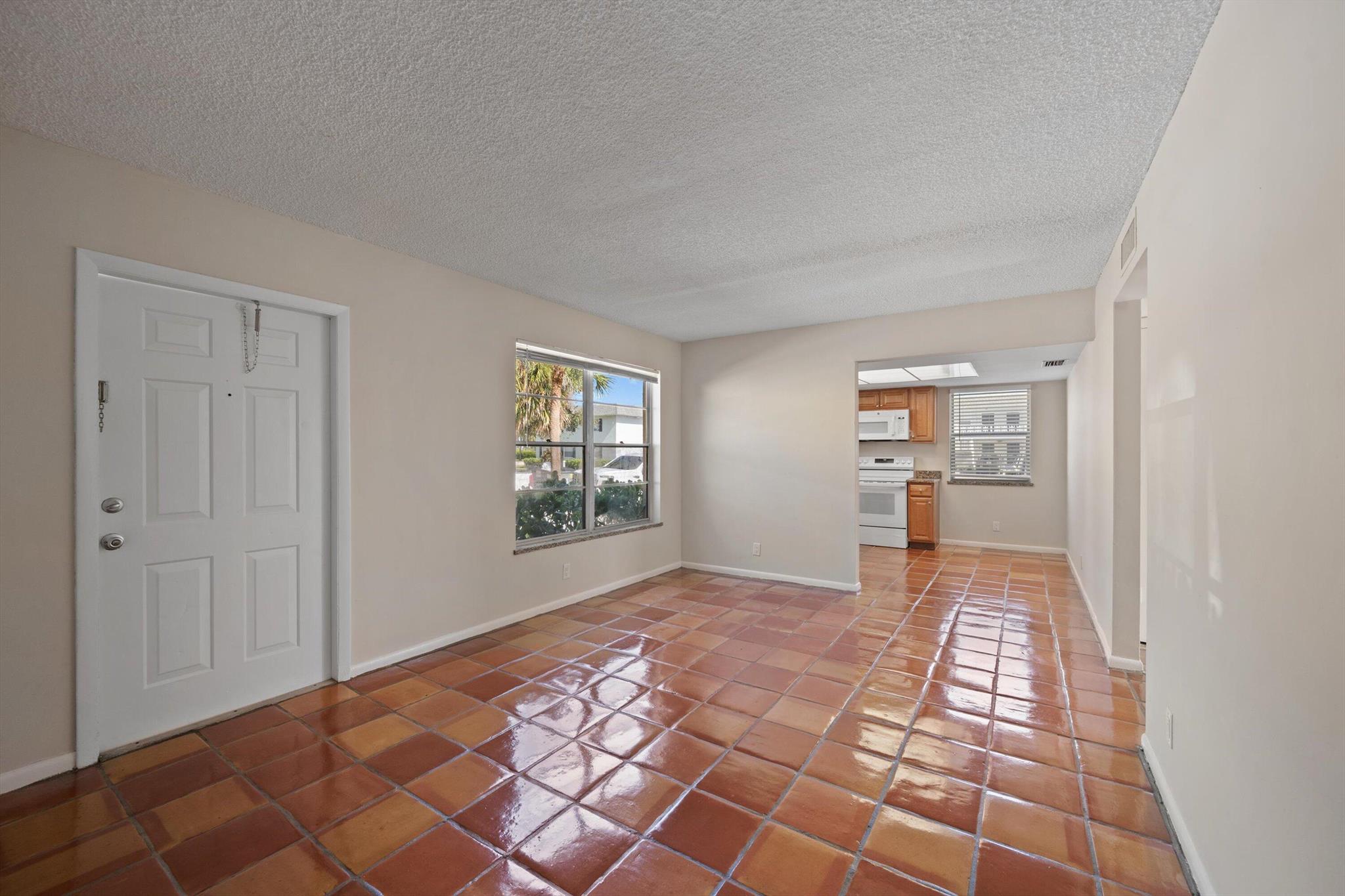 2707 Vandiver Drive 1
