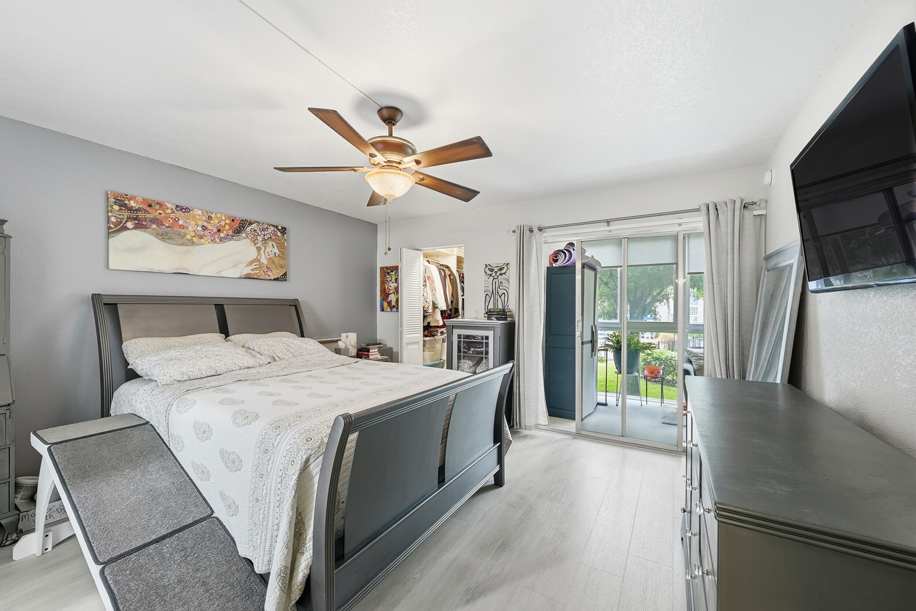 LUCAYA VILLAGE 1-B CONDO - Residential