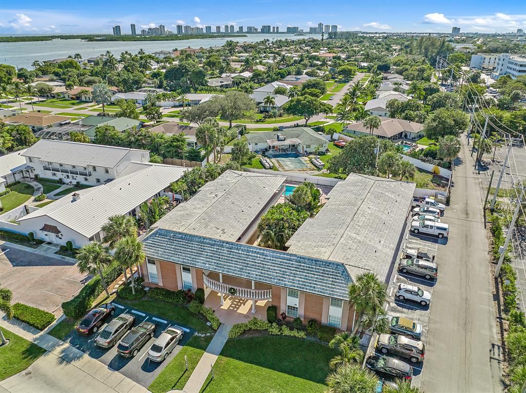 Photo of 148 Yacht Club Drive #12, North Palm Beach, FL 33408 (MLS # R10770432)