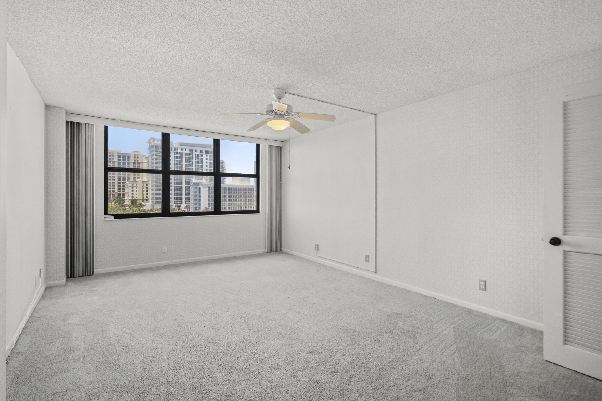 OCEANTREE CONDO - Residential