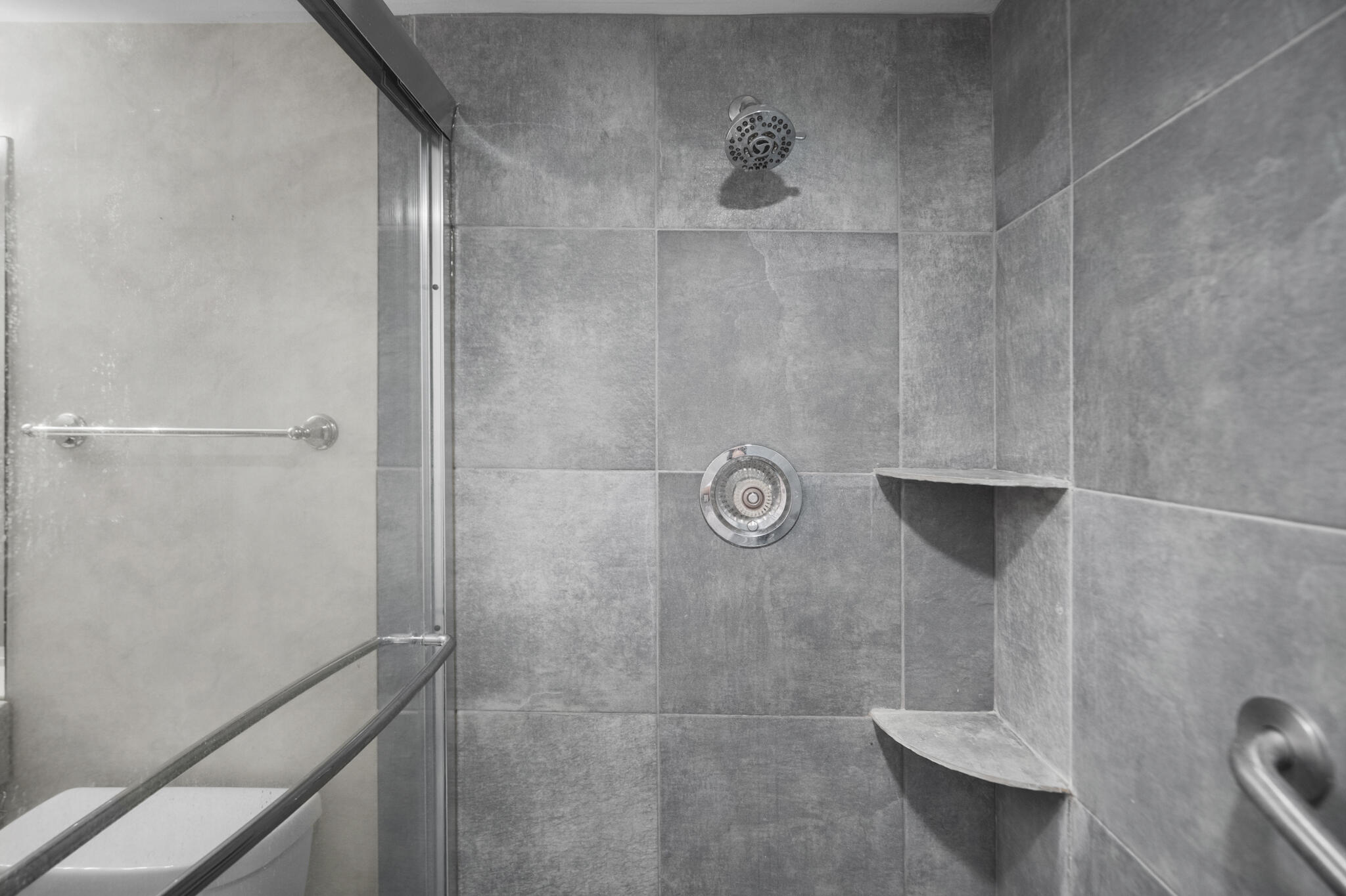 OCEANTREE CONDO - Residential