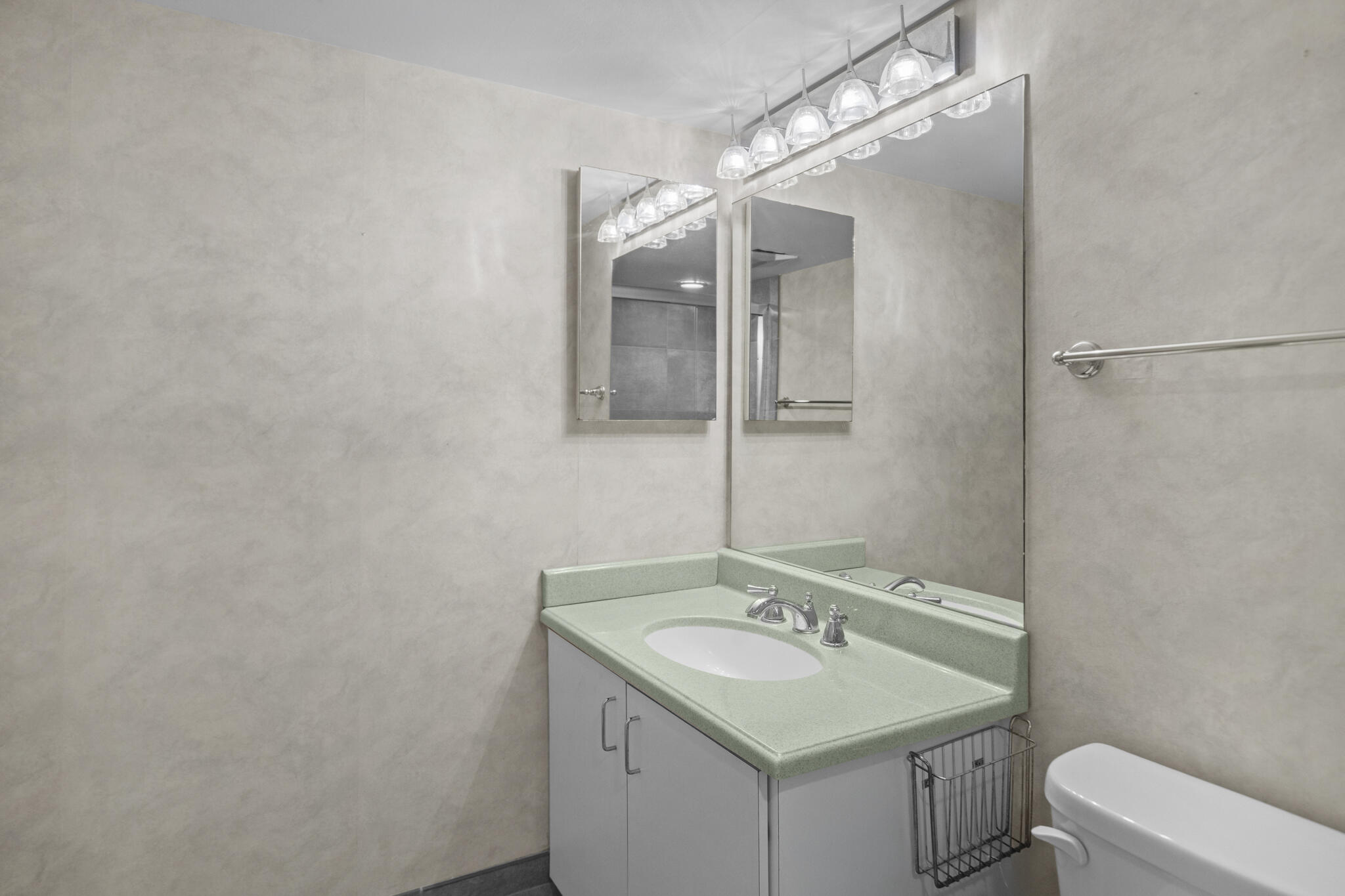 OCEANTREE CONDO - Residential