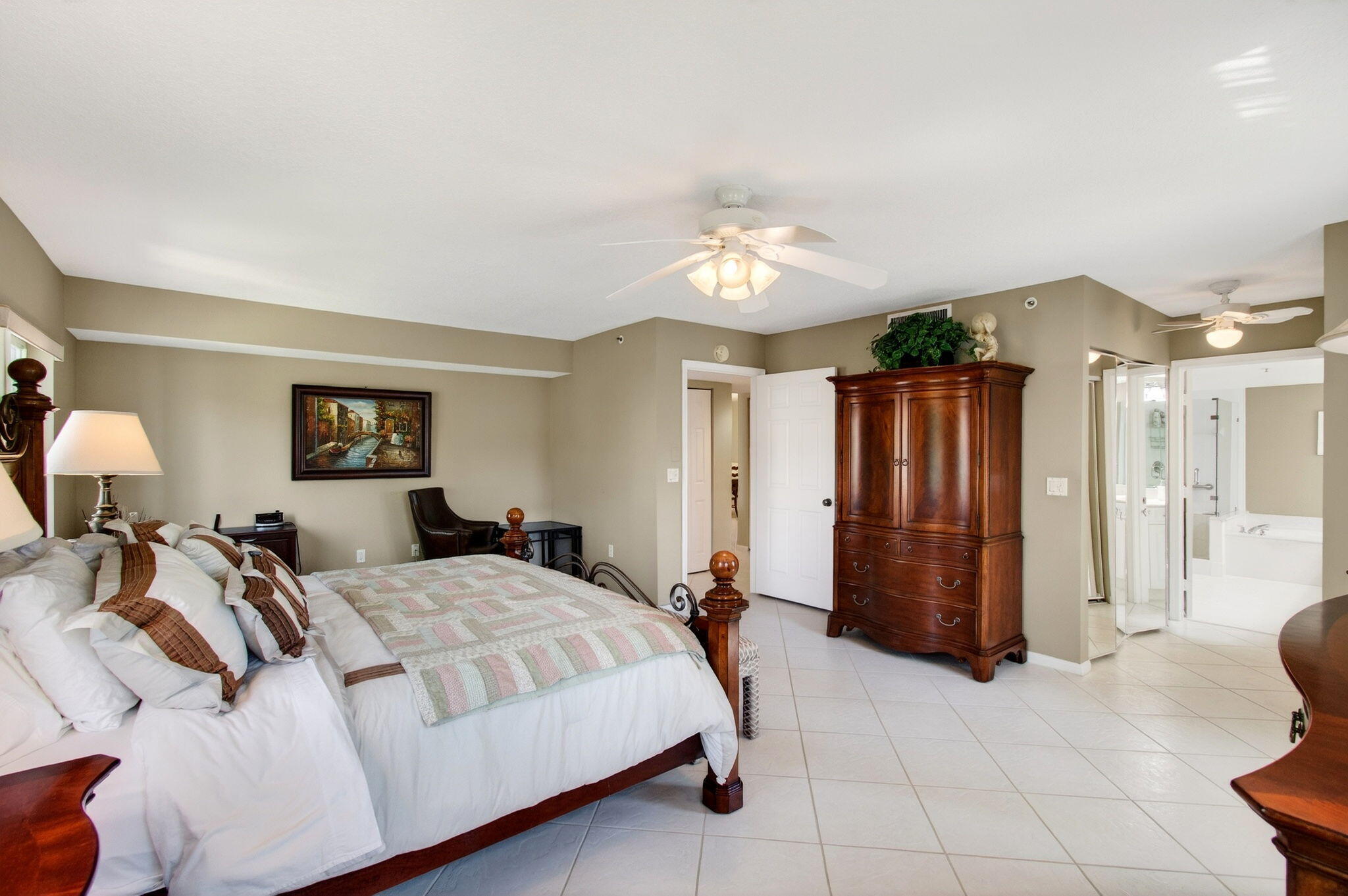 CORAL LAKES - Residential