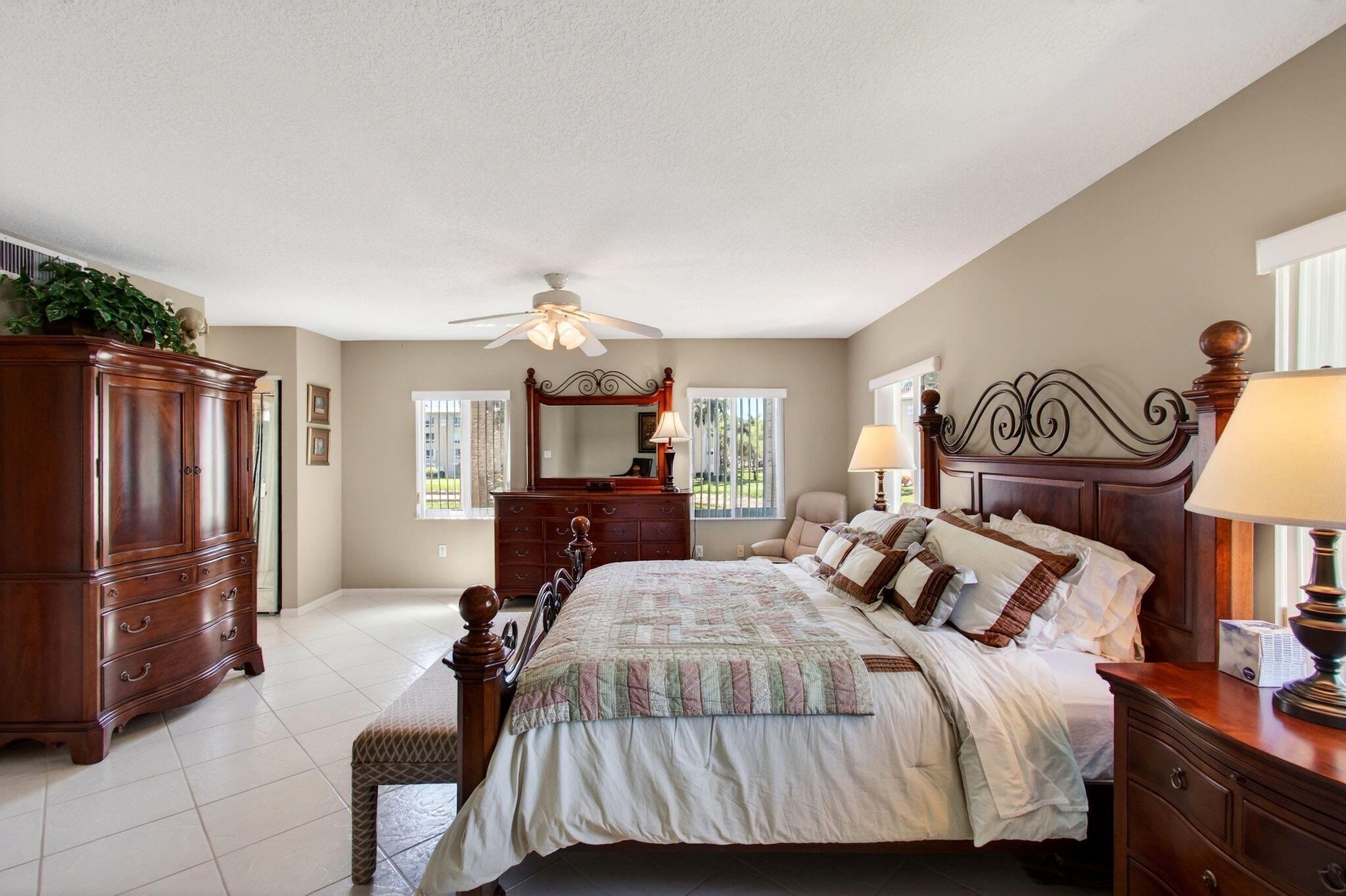 CORAL LAKES - Residential