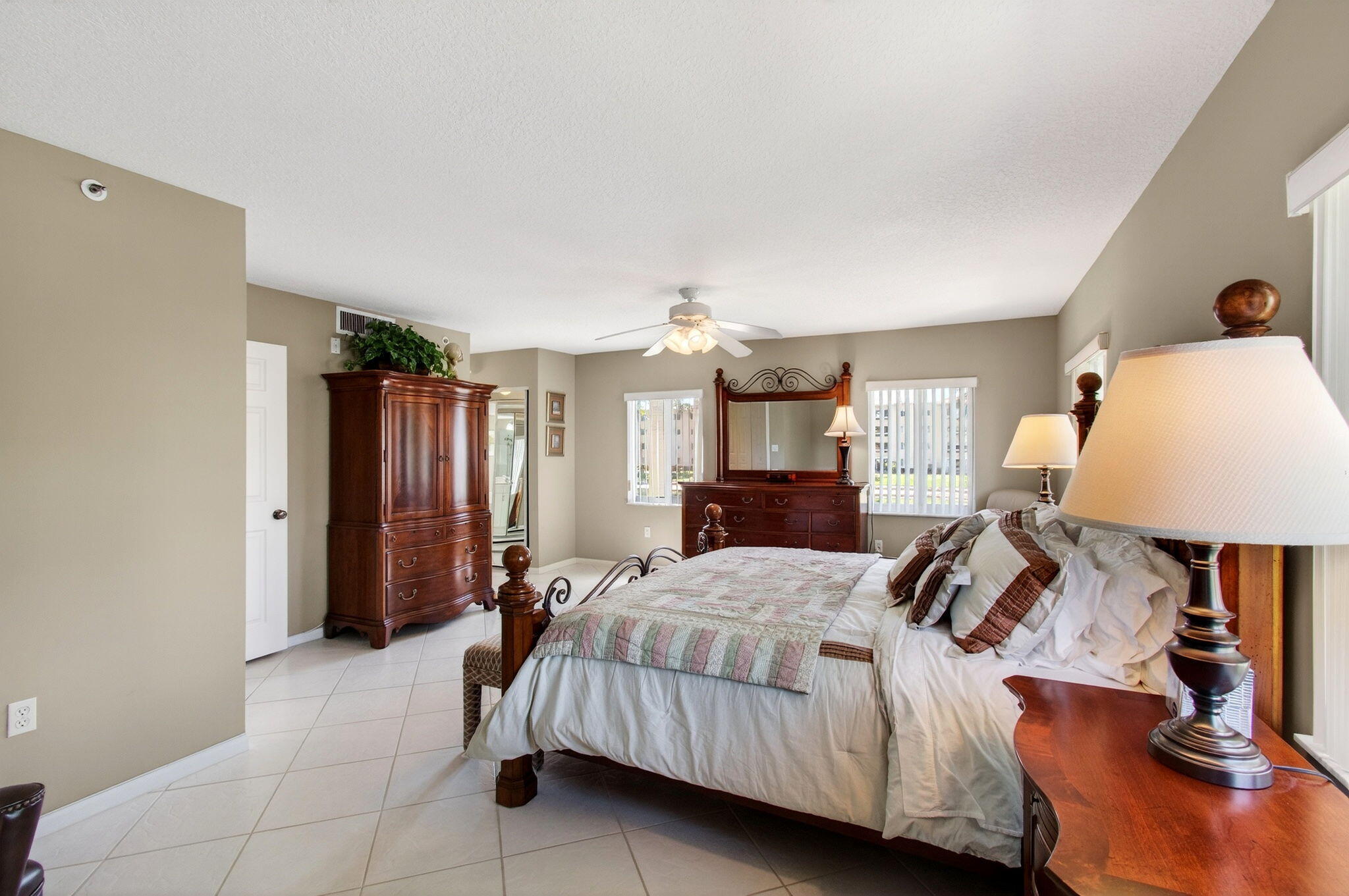 CORAL LAKES - Residential