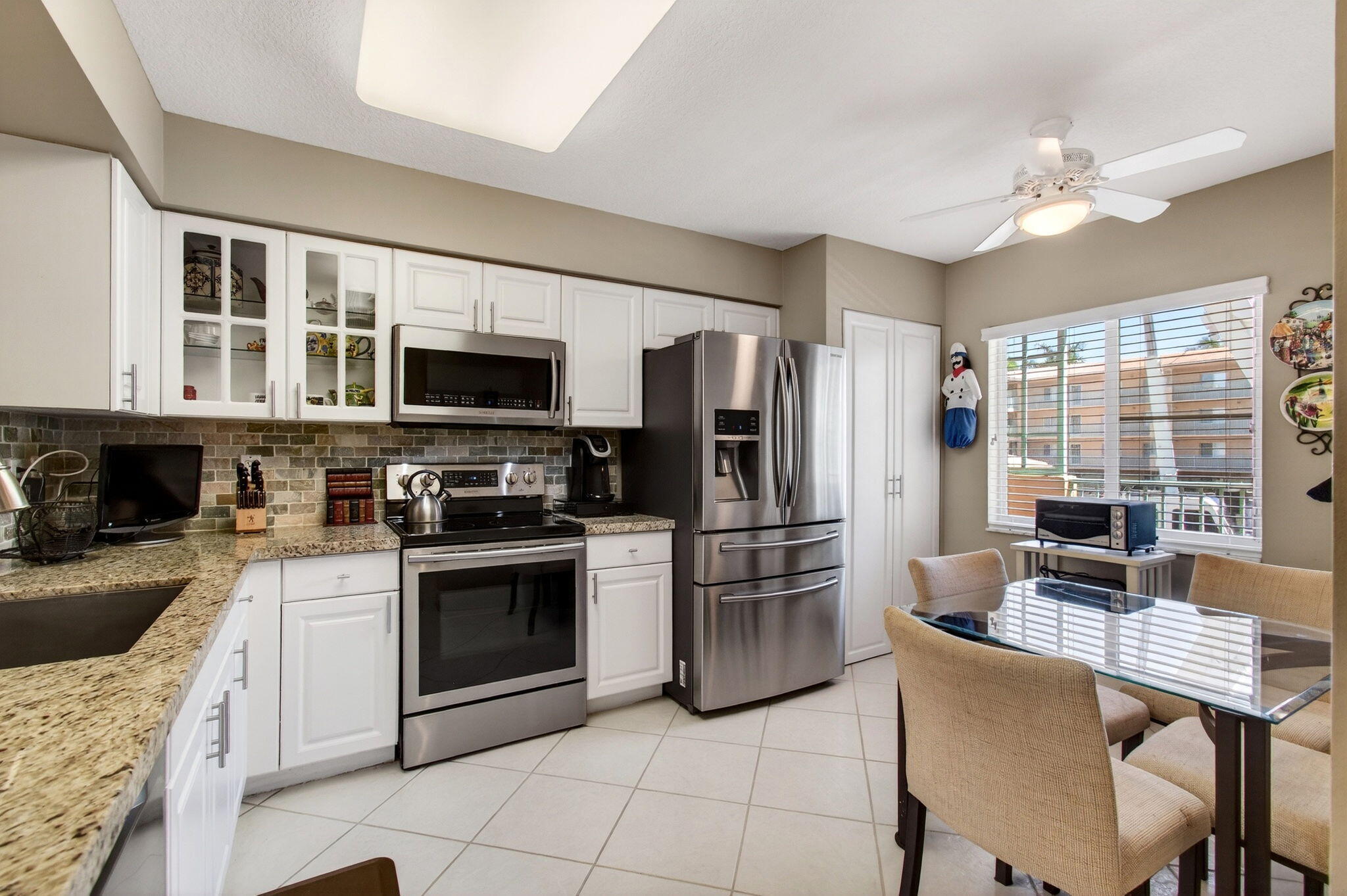 CORAL LAKES - Residential