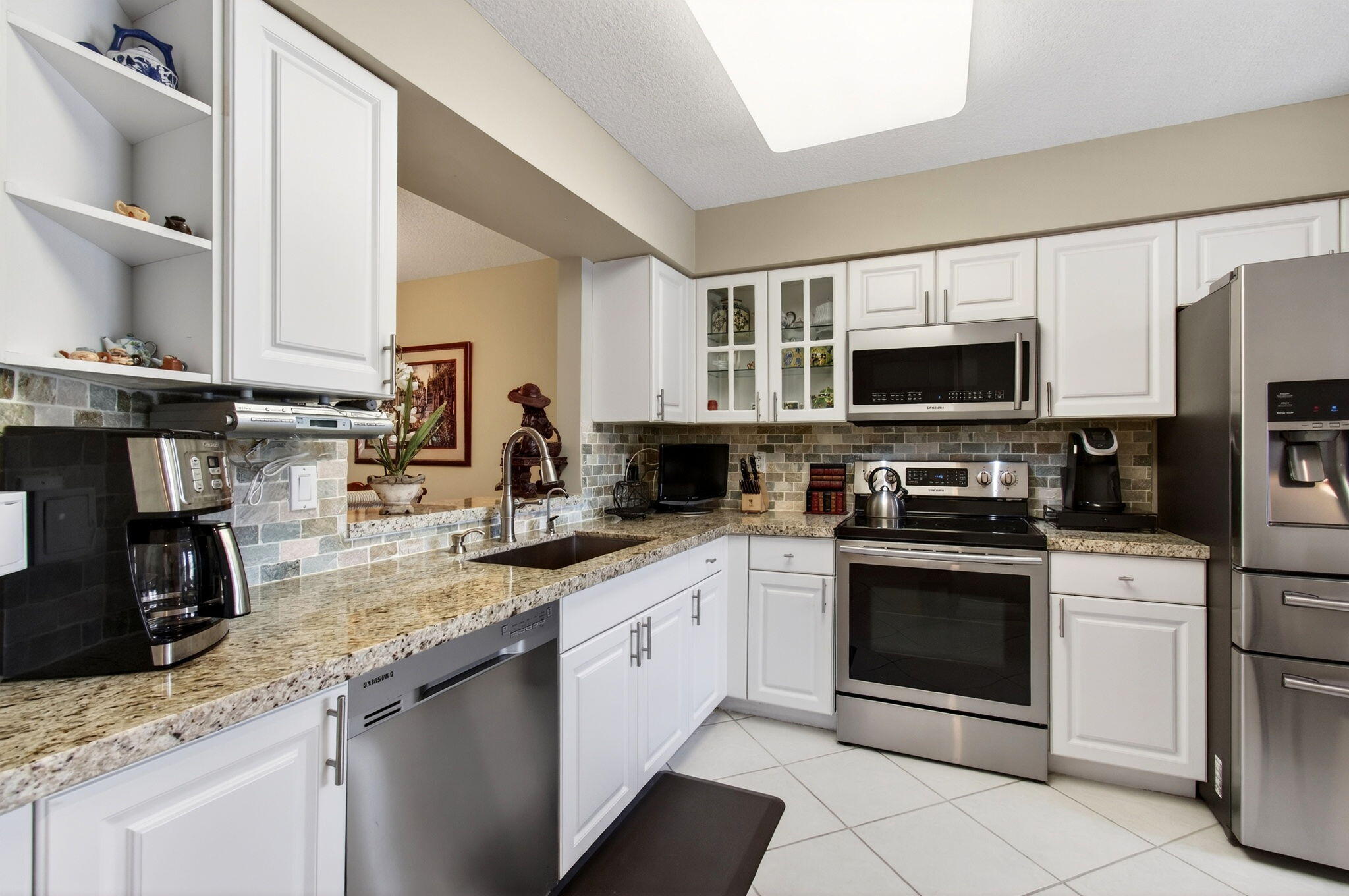 CORAL LAKES - Residential