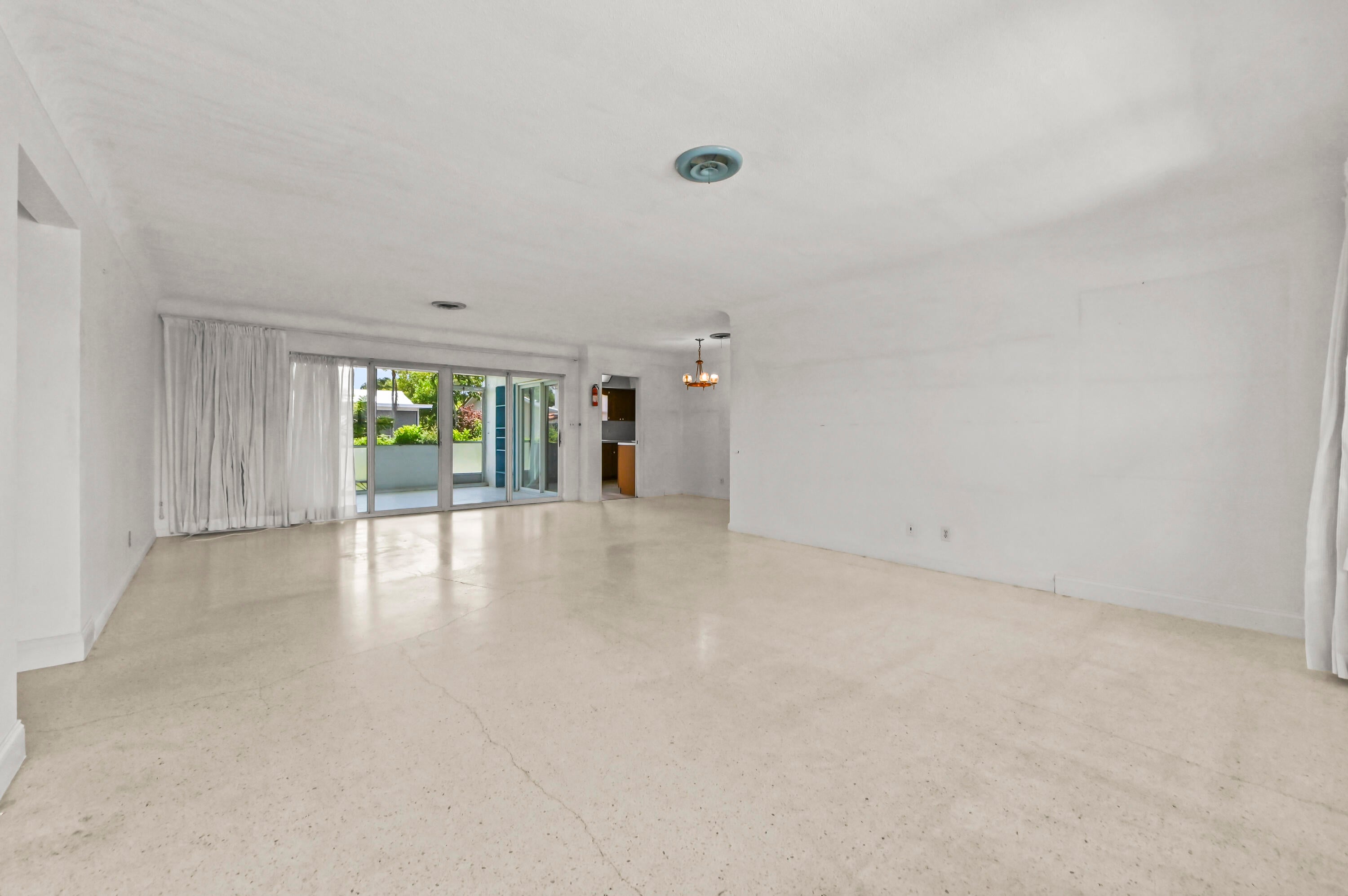 1370 NW 7TH Street