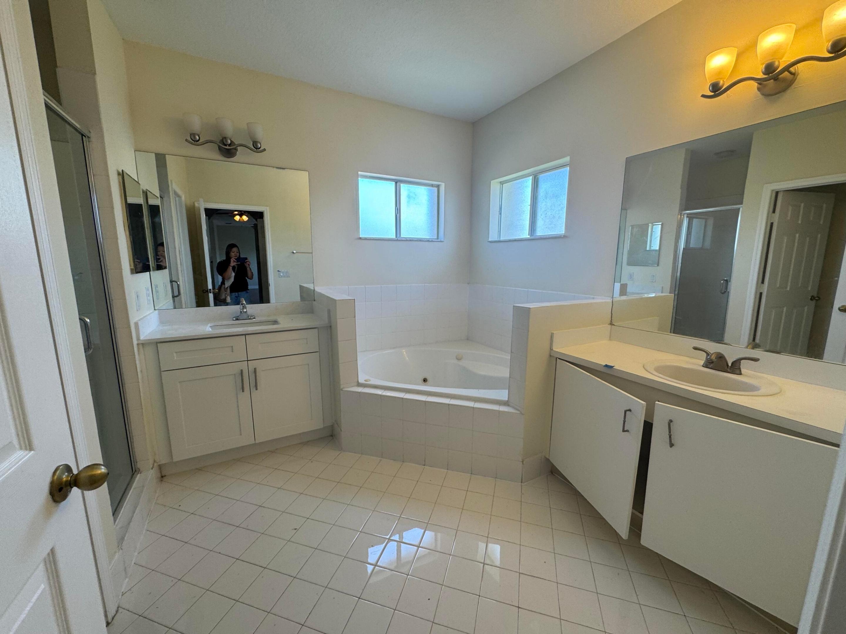 LAKES BY THE BAY AMBER - Residential Lease