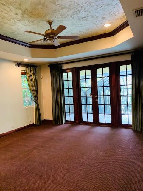 Petite - Residential