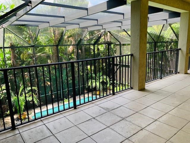 Petite - Residential