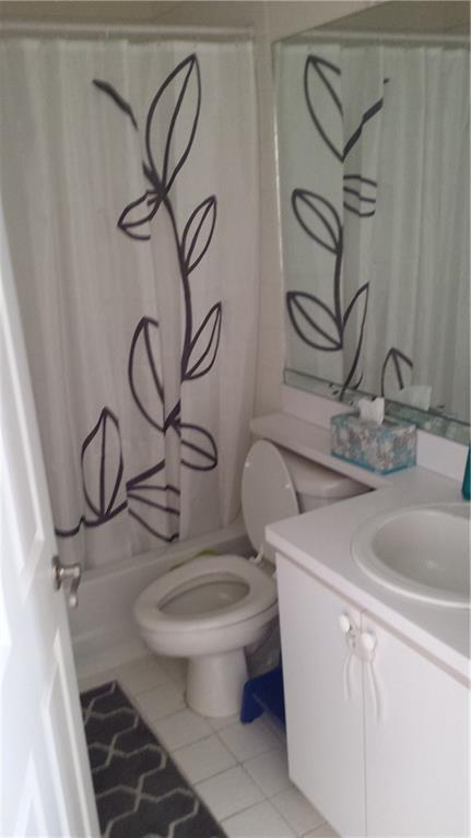 EMERALD POINTE - Residential Lease