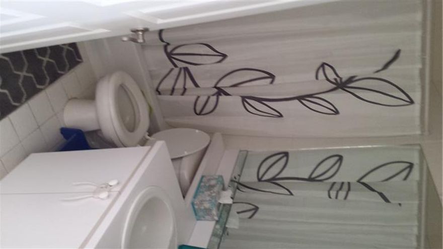 Light and airy townhouse on corner lot, 3 bedrooms, 3 full bathrooms, just across from the community pool, gym and playground. kid friendly neighborhood, beautiful small garden. Garage.All utilities covered by tenant