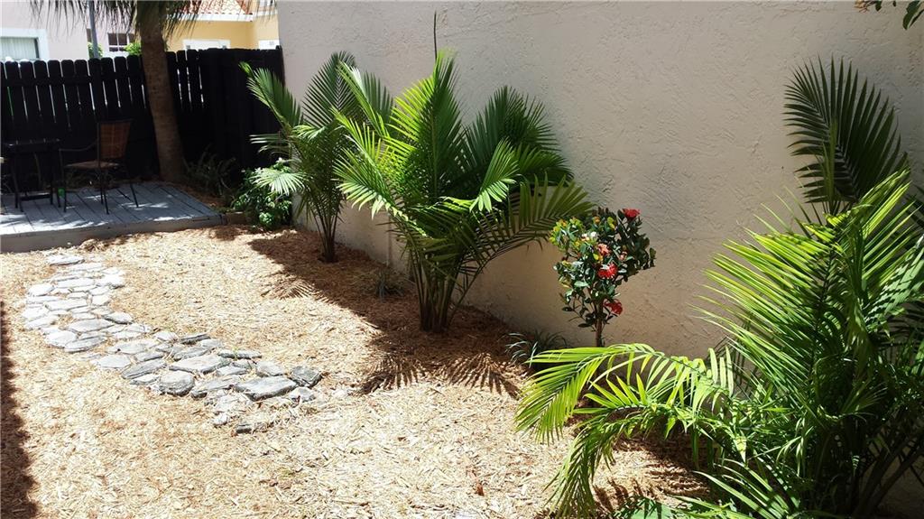 EMERALD POINTE - Residential Lease