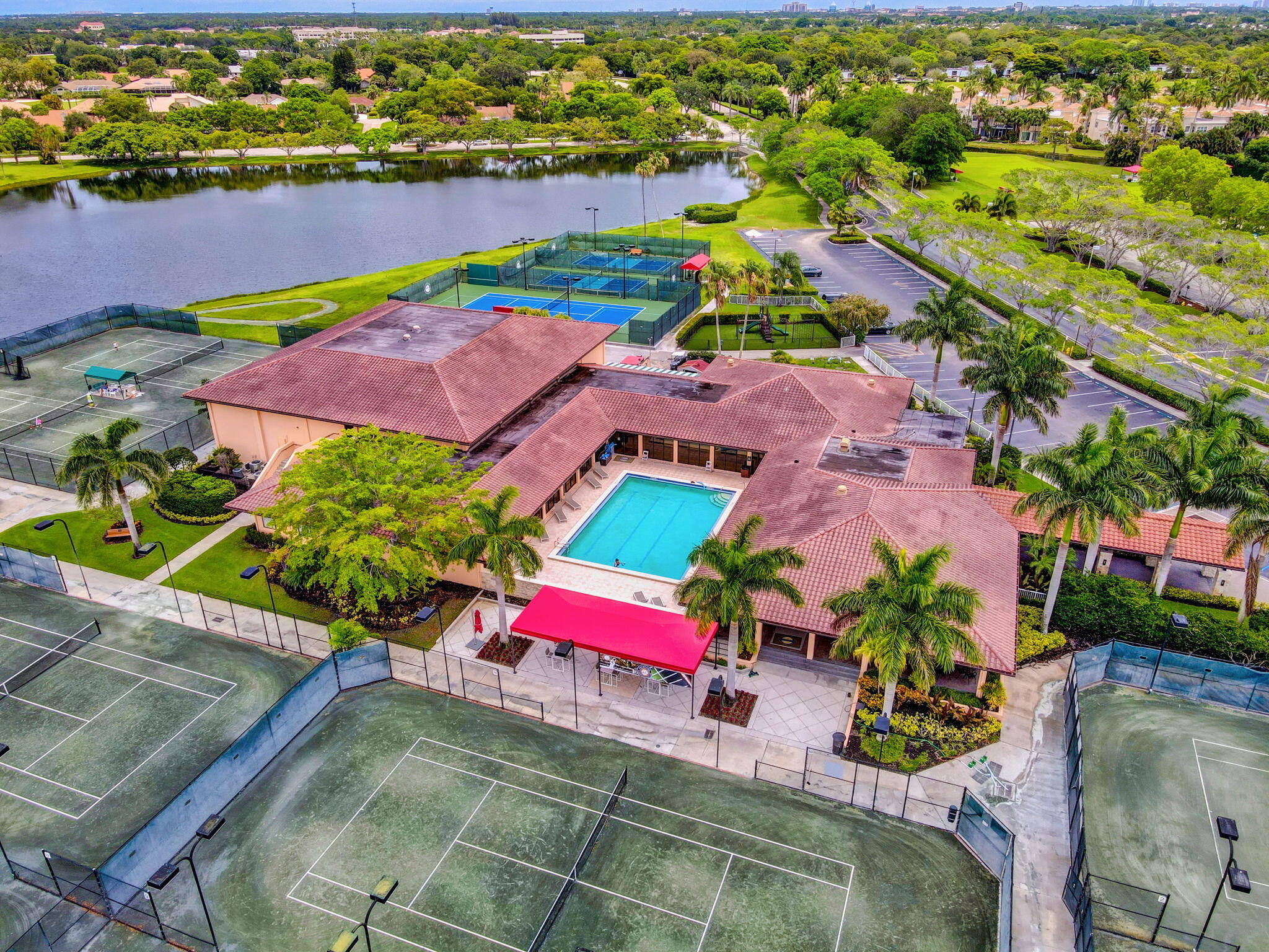 GOLF VILLAS CONDO PGA NATIONAL - Residential