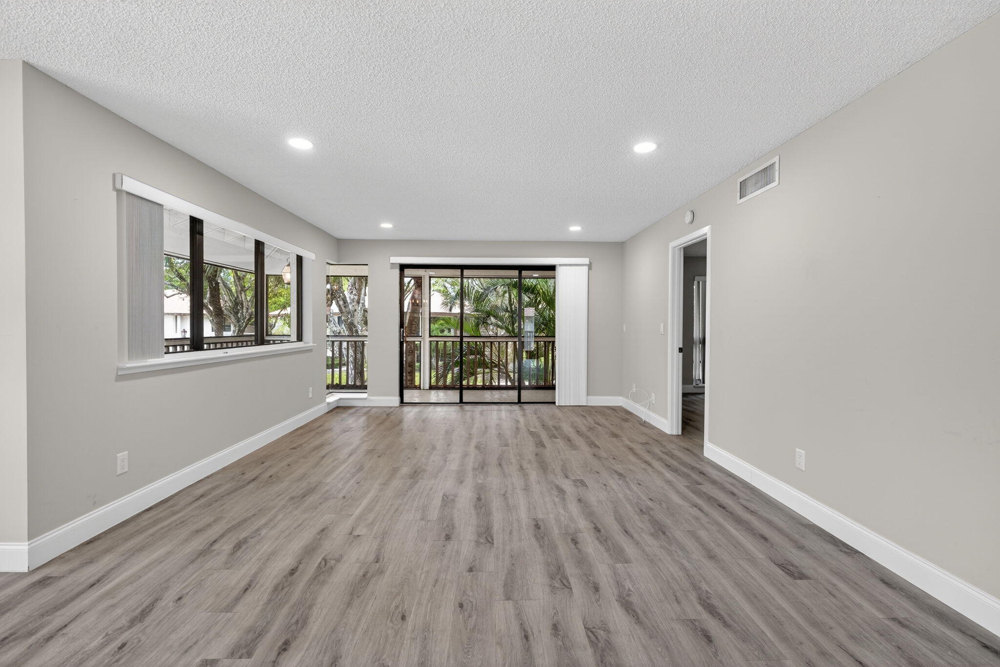 GOLF VILLAS CONDO PGA NATIONAL - Residential