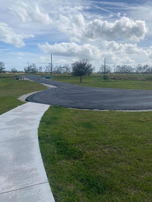 MELLEN GROVES - Residential