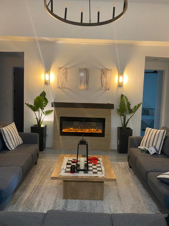 MELLEN GROVES - Residential