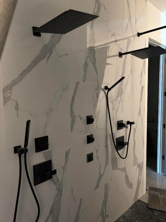 MELLEN GROVES - Residential