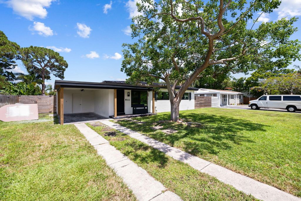 Photo of 1032 SW 1st Terrace, Pompano Beach, FL 33060 (MLS # B26049405)