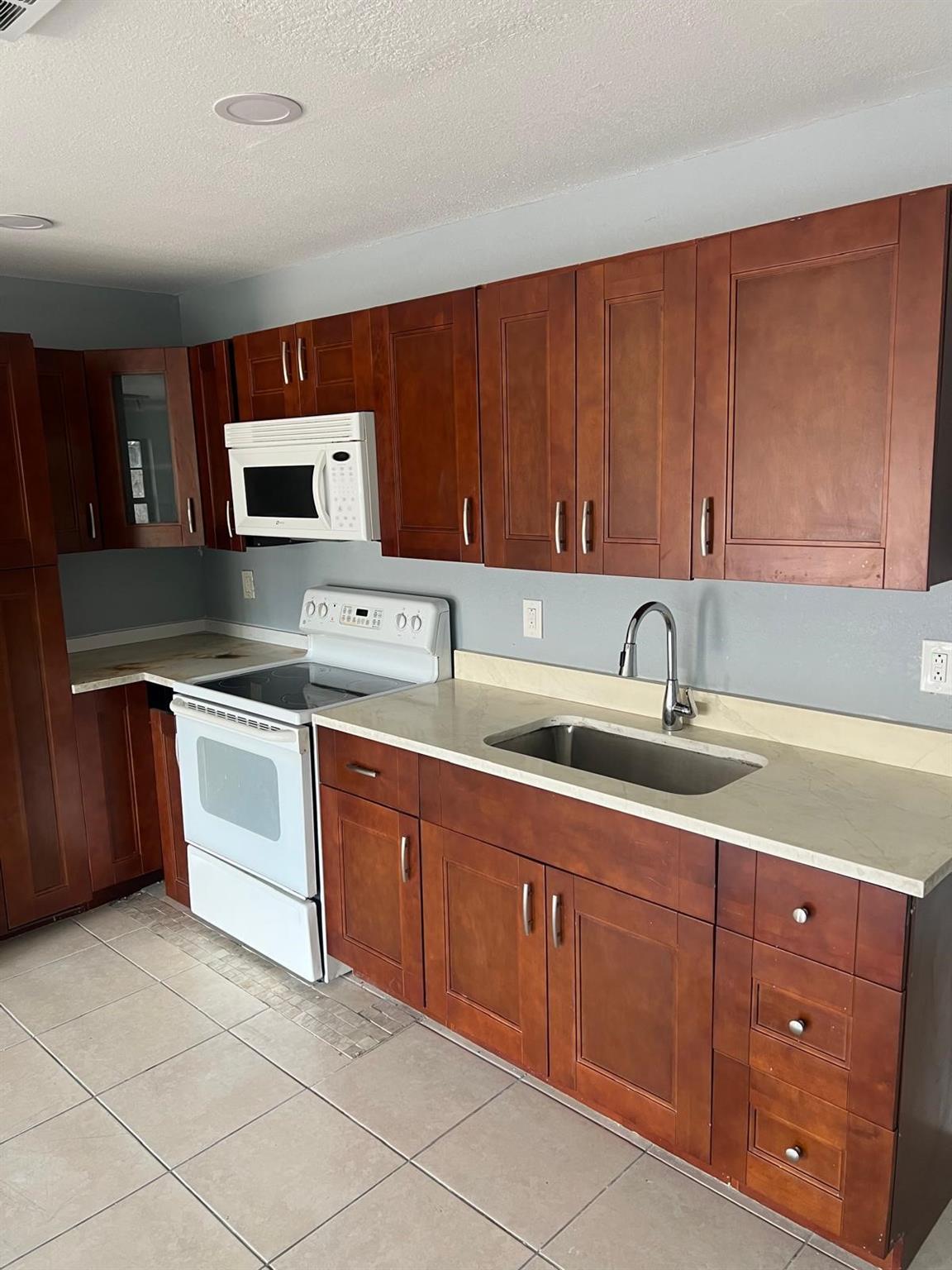 Del Prado Gardens Sec 02 - Residential Lease
