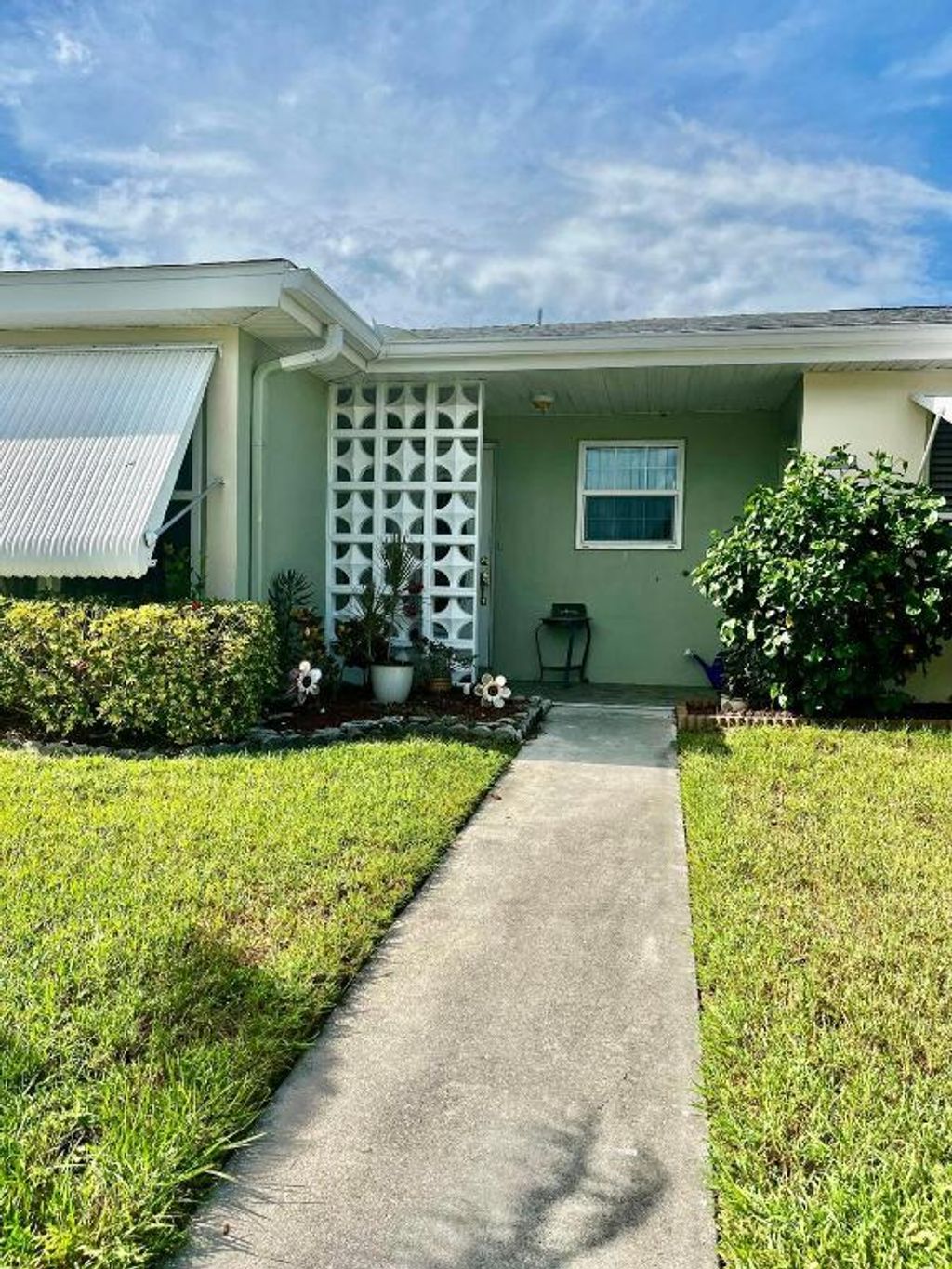 Photo of 910 Savannas Point Drive #A, Fort Pierce, FL 34982 (MLS # R11114757)