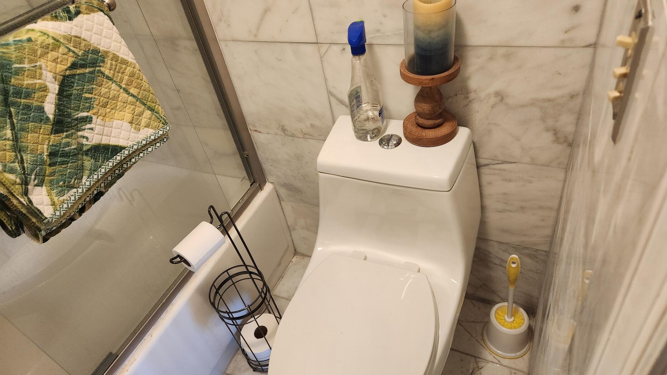 WELLINGTON CONDOS - Residential