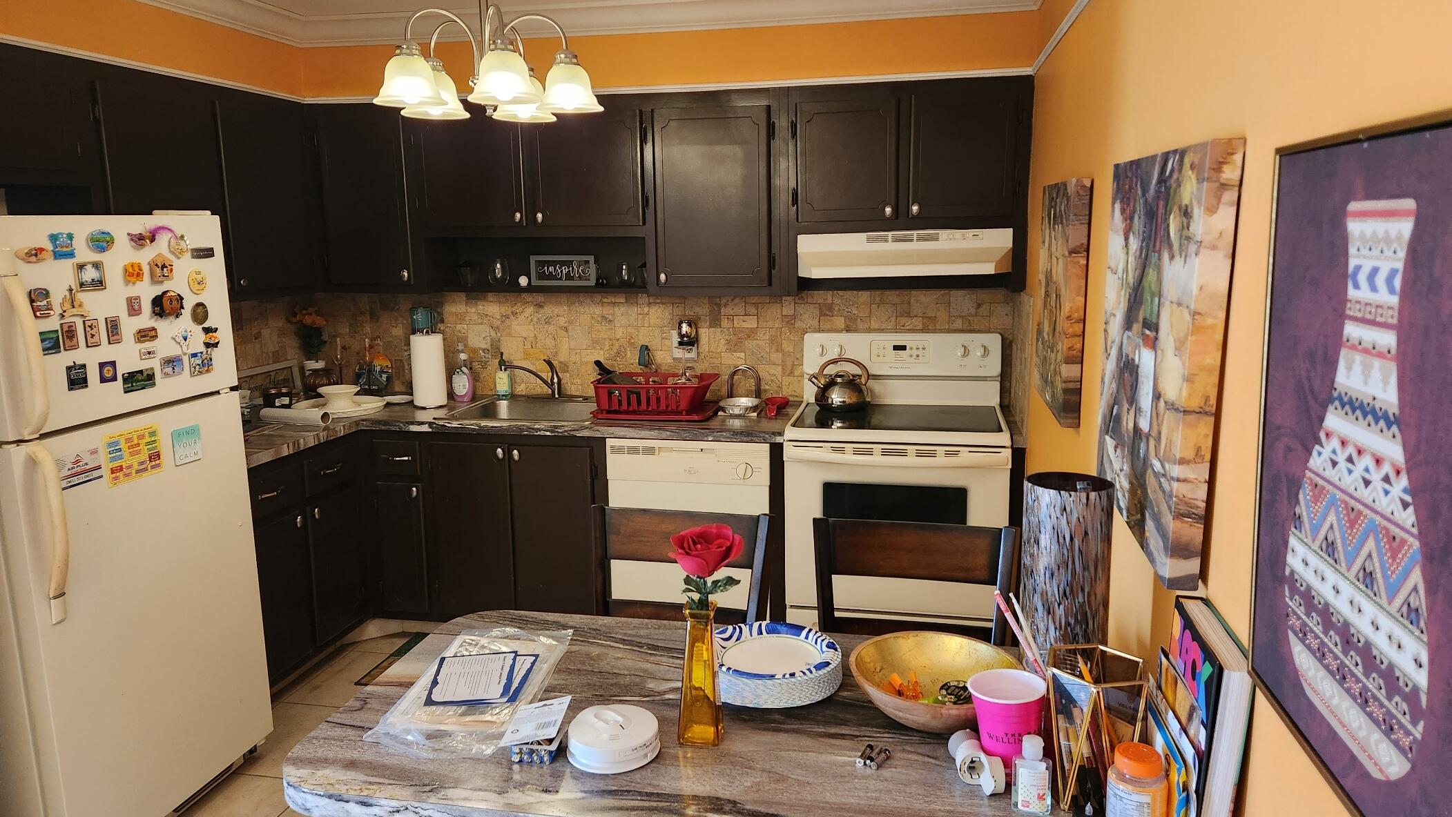 WELLINGTON CONDOS - Residential