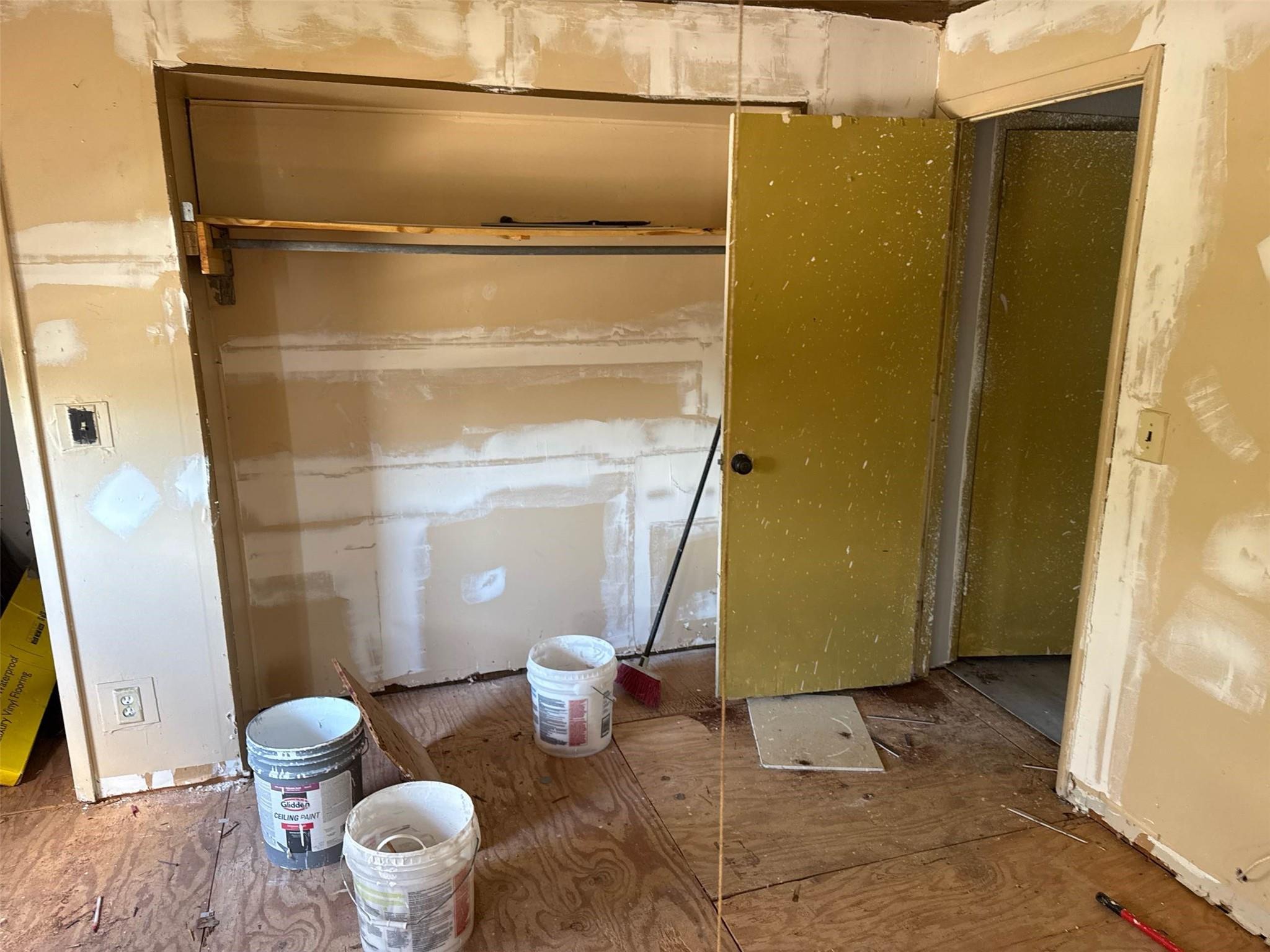 Broadview Park 36-33 B - Residential