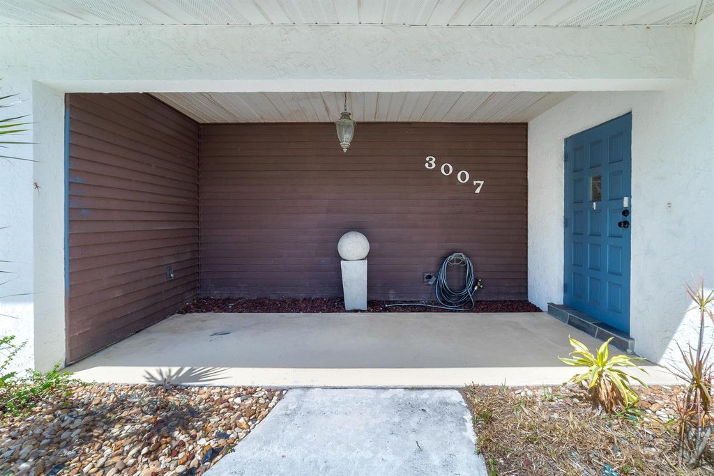 Photo of 3007 Summit Street, Fort Pierce, FL 34982 (MLS # R11124924)