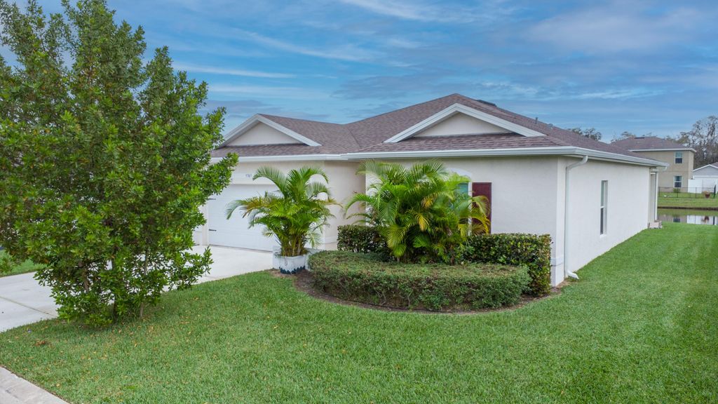 Photo of 5365 Oakland Lake Circle, Fort Pierce, FL 34951 (MLS # R10952800)