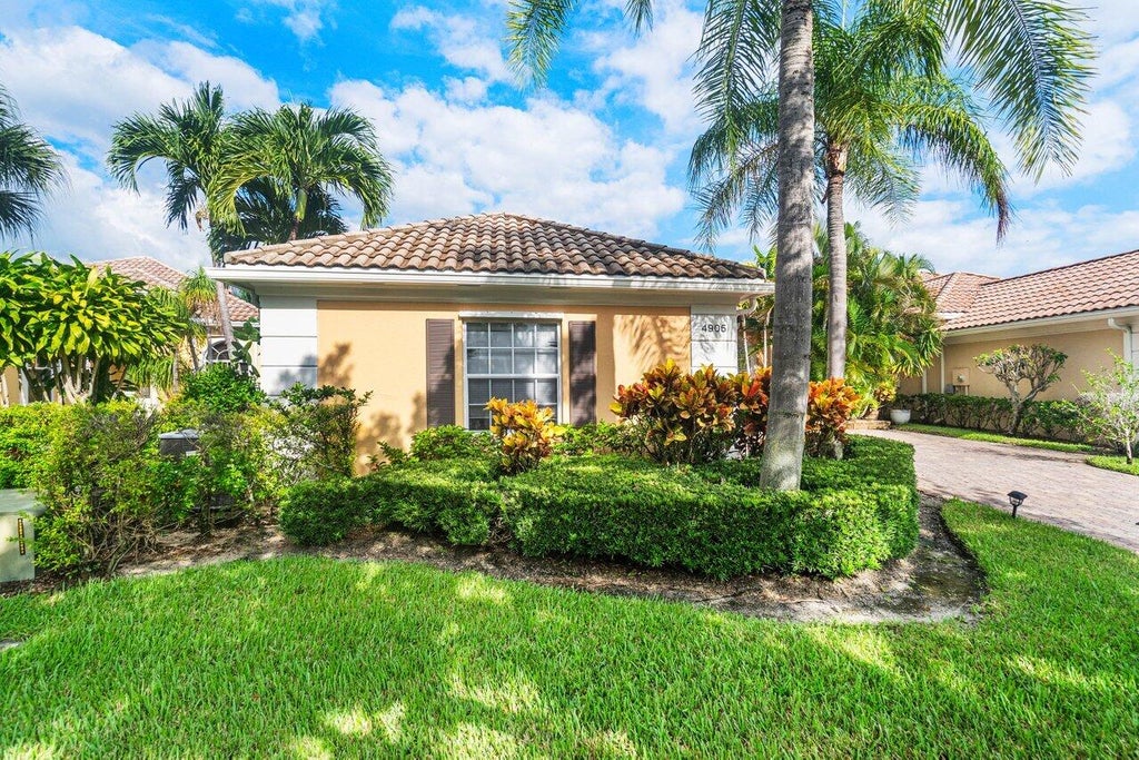 Photo of 4905 Grassleaf Dr, Palm Beach Gardens, FL 33418 (MLS # R11018768)